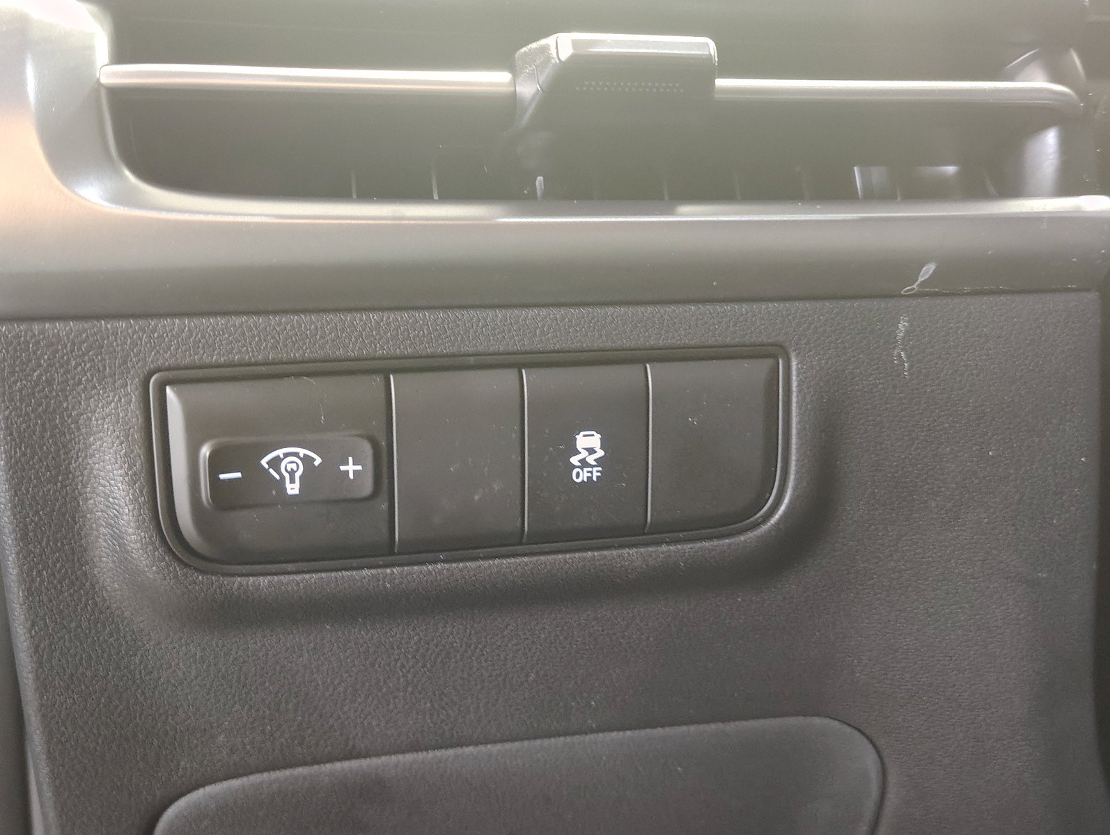 2025 Hyundai Tucson SE - Photo 19