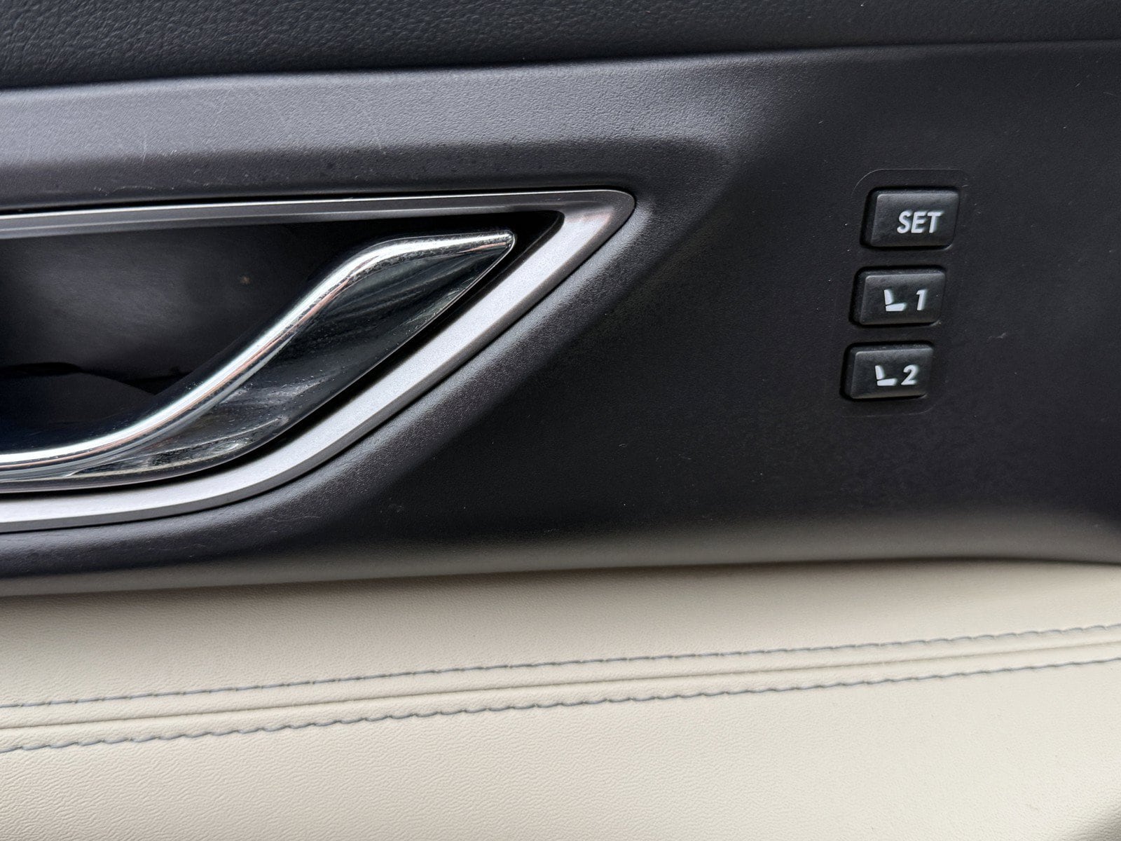 2022 Subaru Ascent Limited - Photo 21