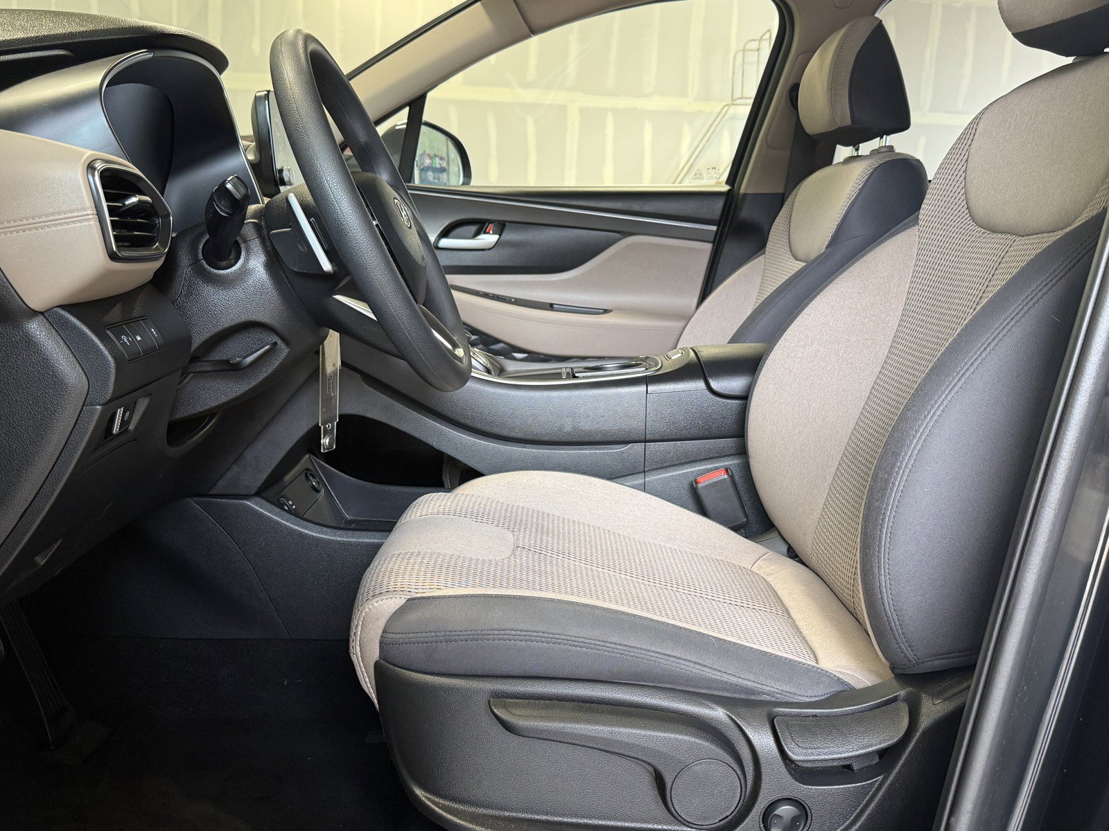 2023 Hyundai Santa Fe SE - Photo 9