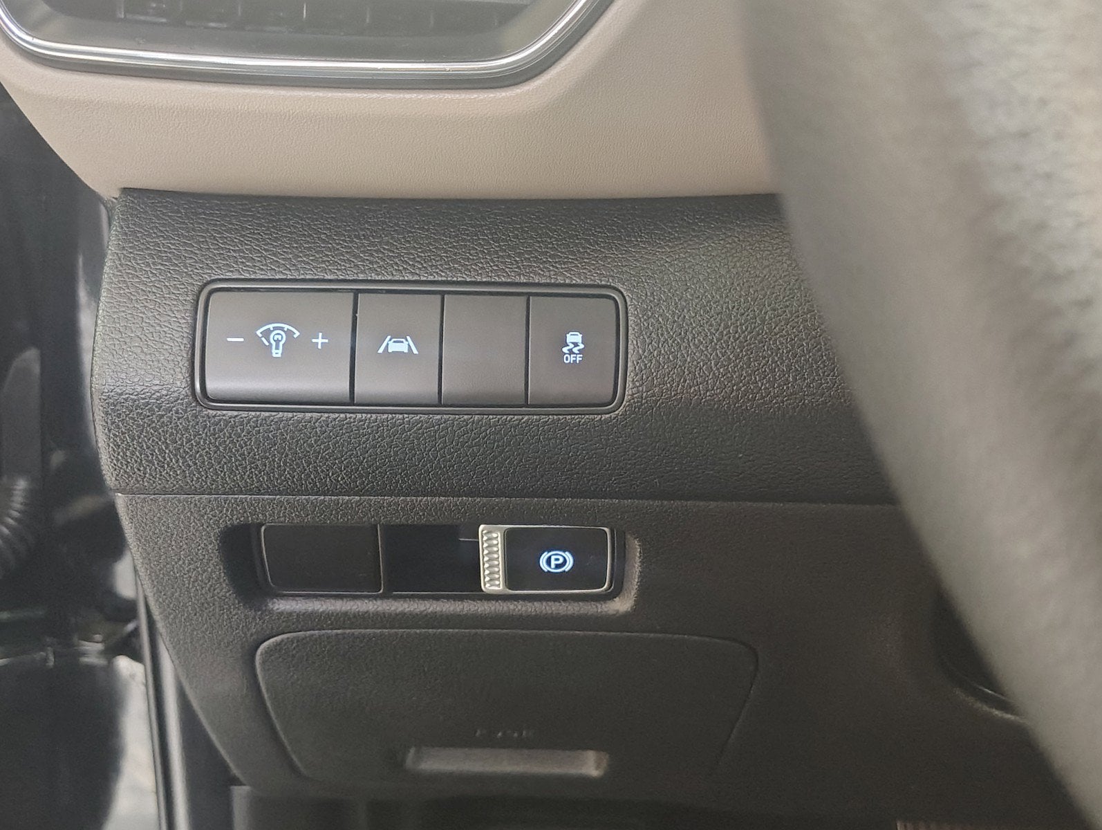 2023 Hyundai Santa Fe SE - Photo 9