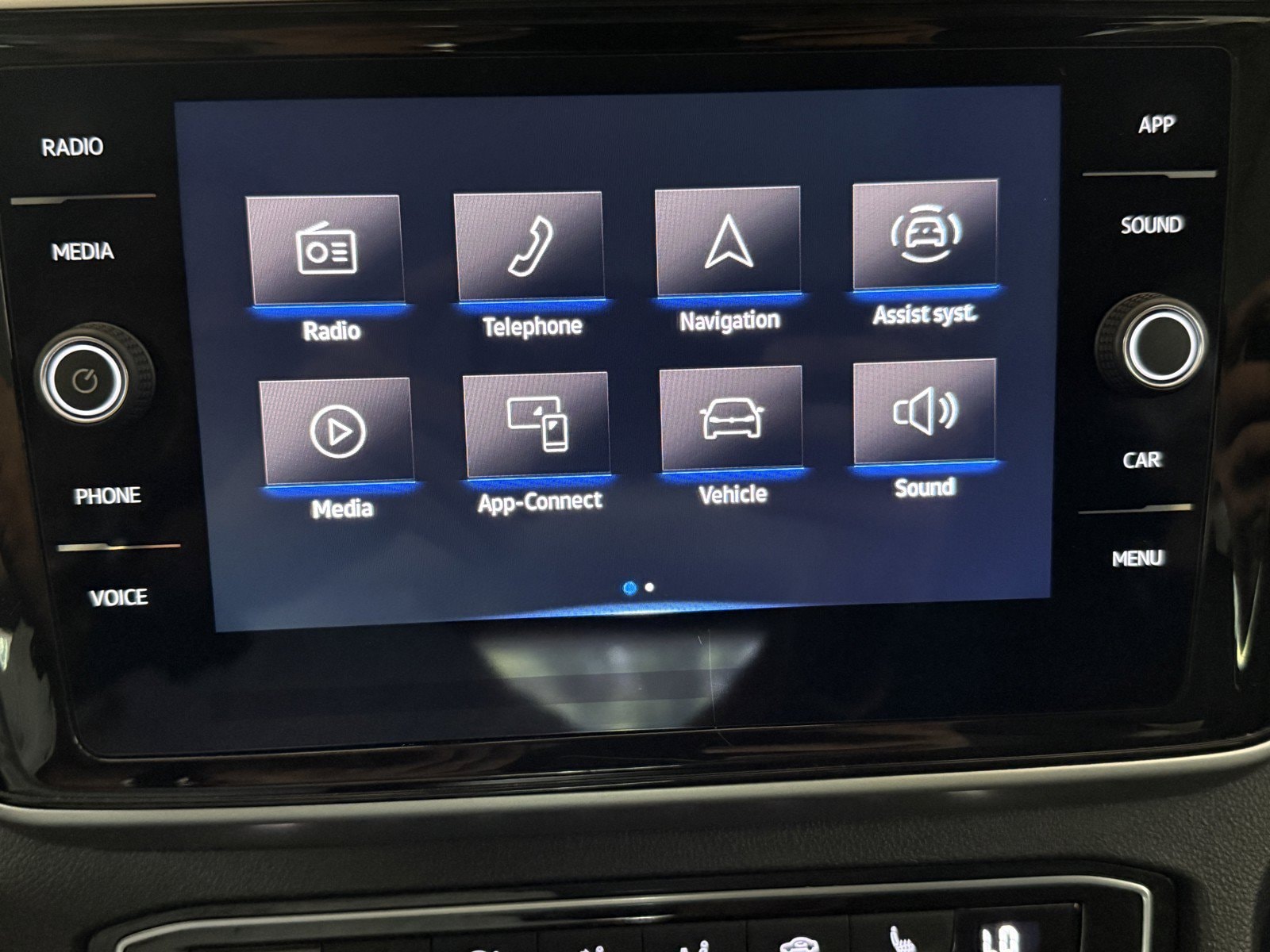 2023 Volkswagen Atlas SE w/Tech - Photo 10