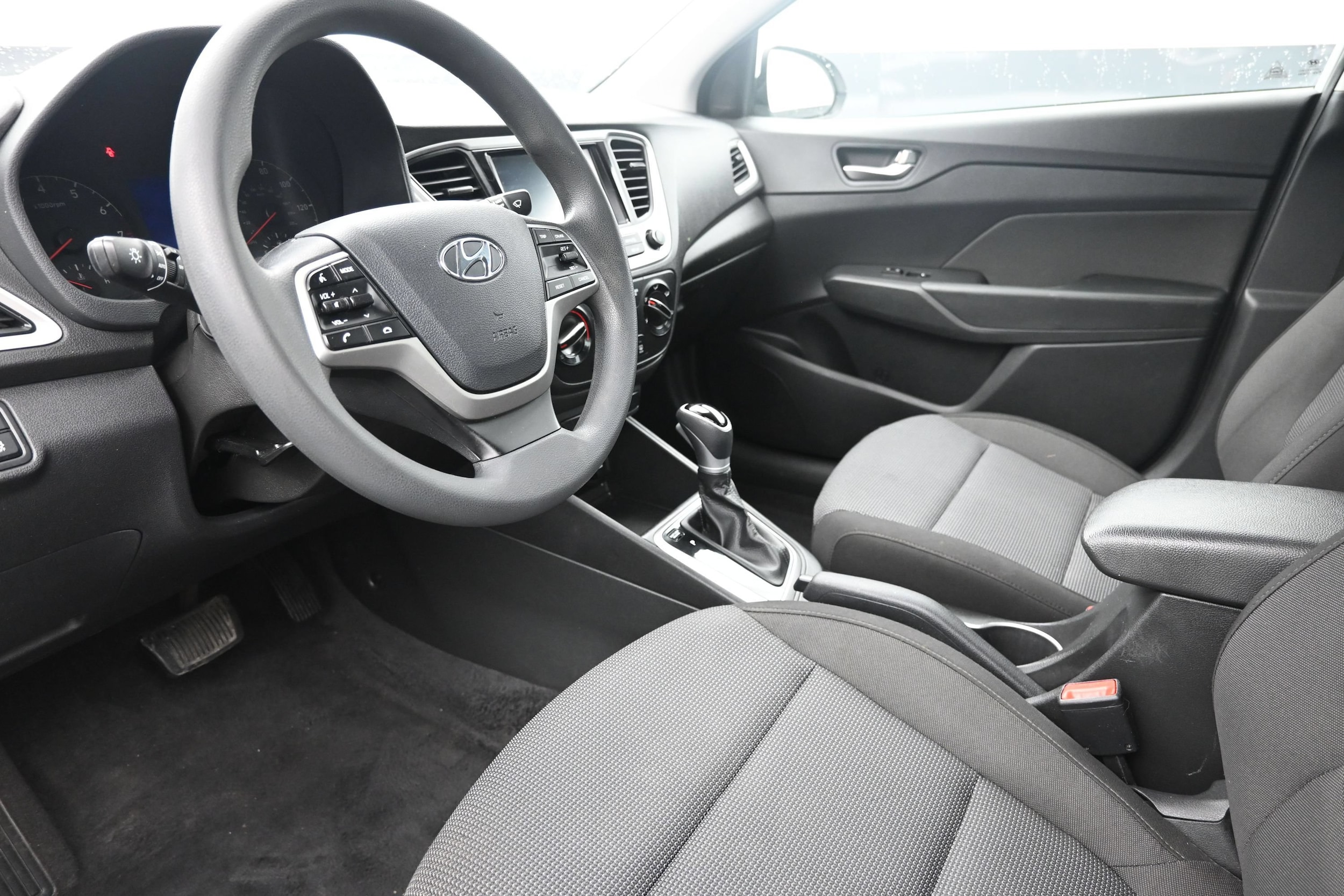 2022 Hyundai Accent SEL - Photo 10