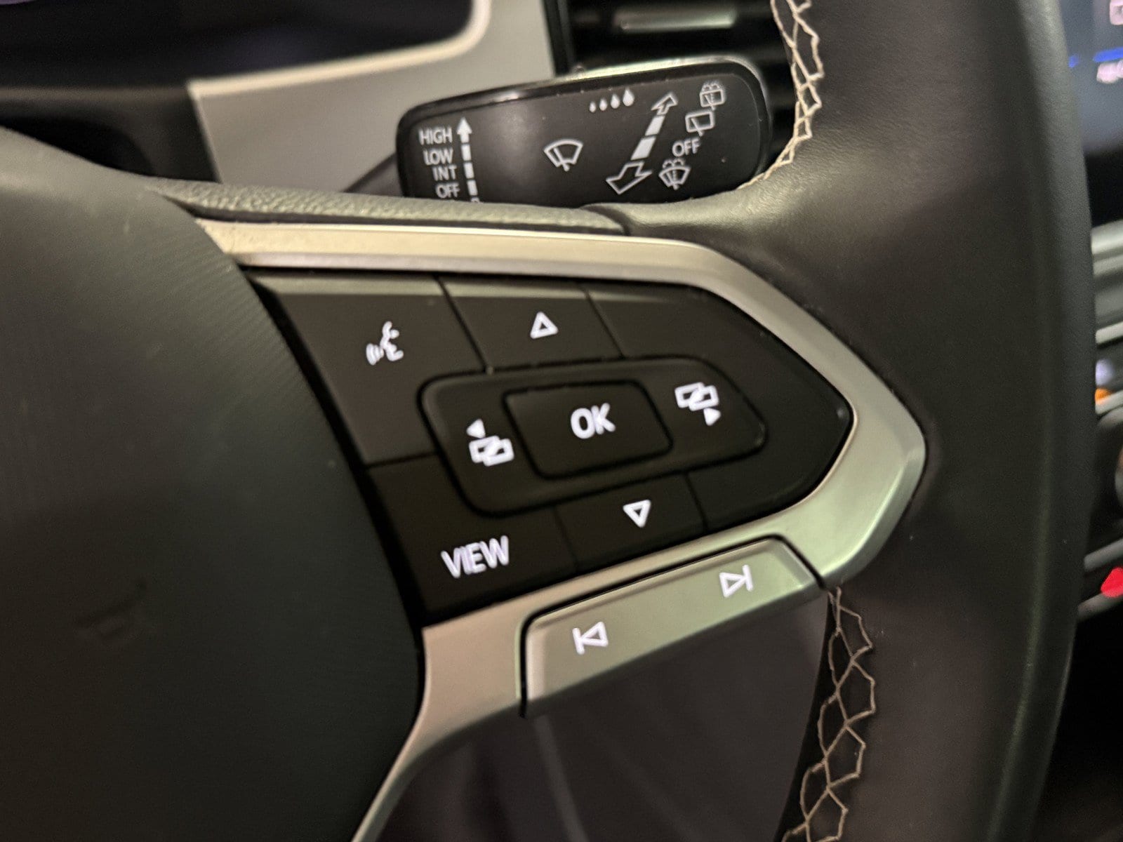 2023 Volkswagen Atlas SE w/Tech - Photo 17