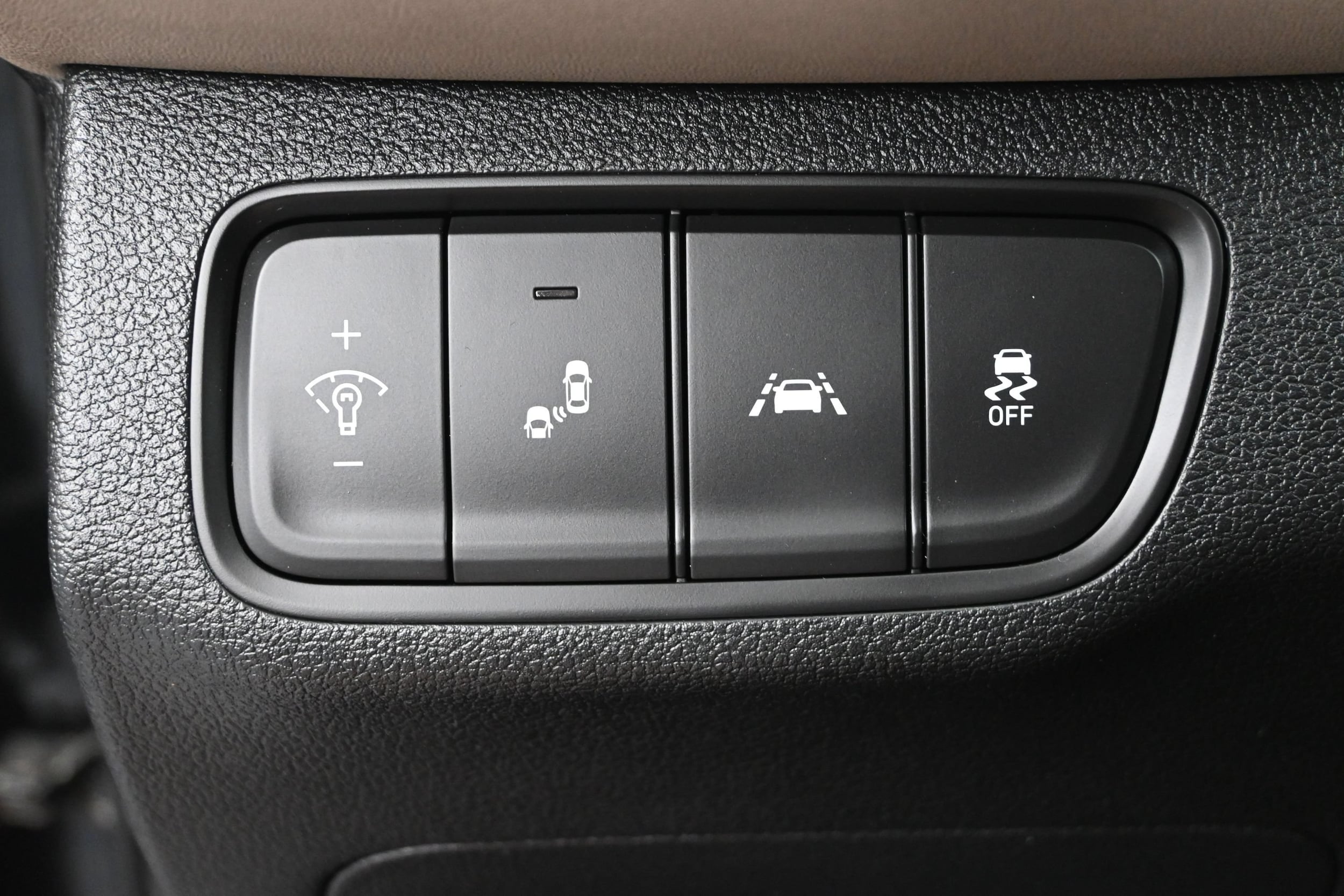 2020 Hyundai Santa Fe SEL - Photo 12