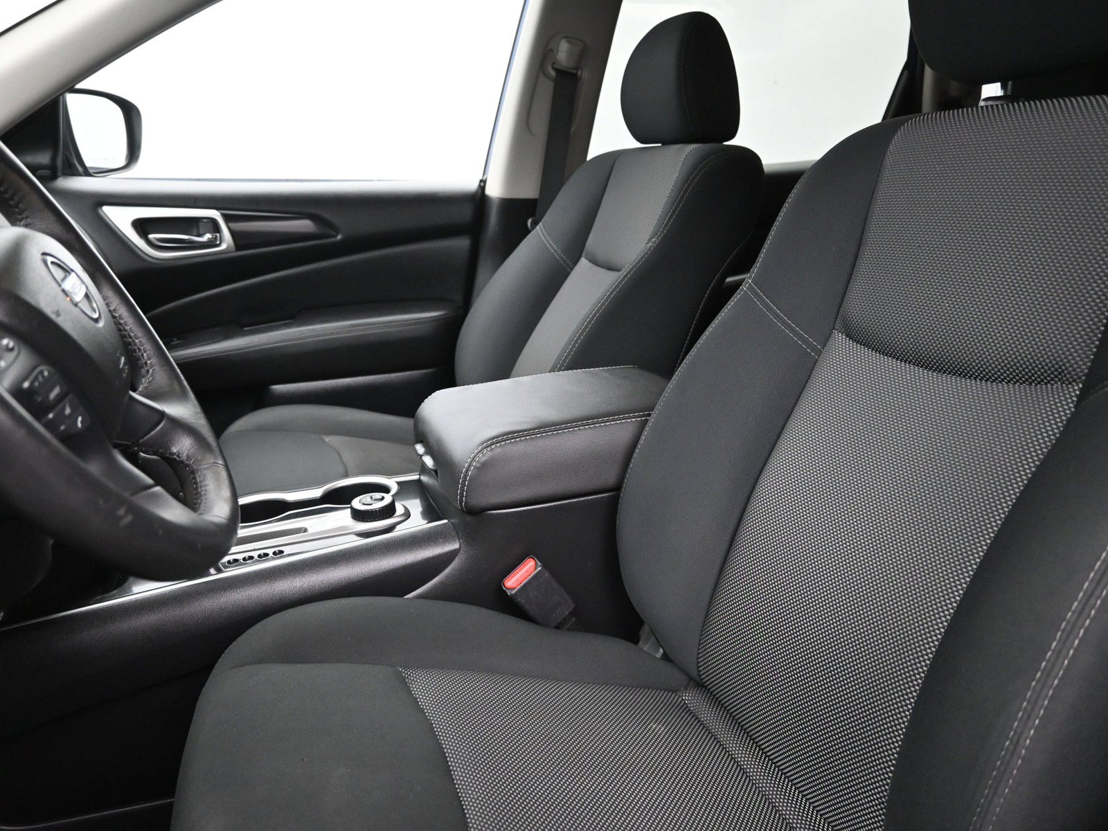 2020 Nissan Pathfinder SV - Photo 11