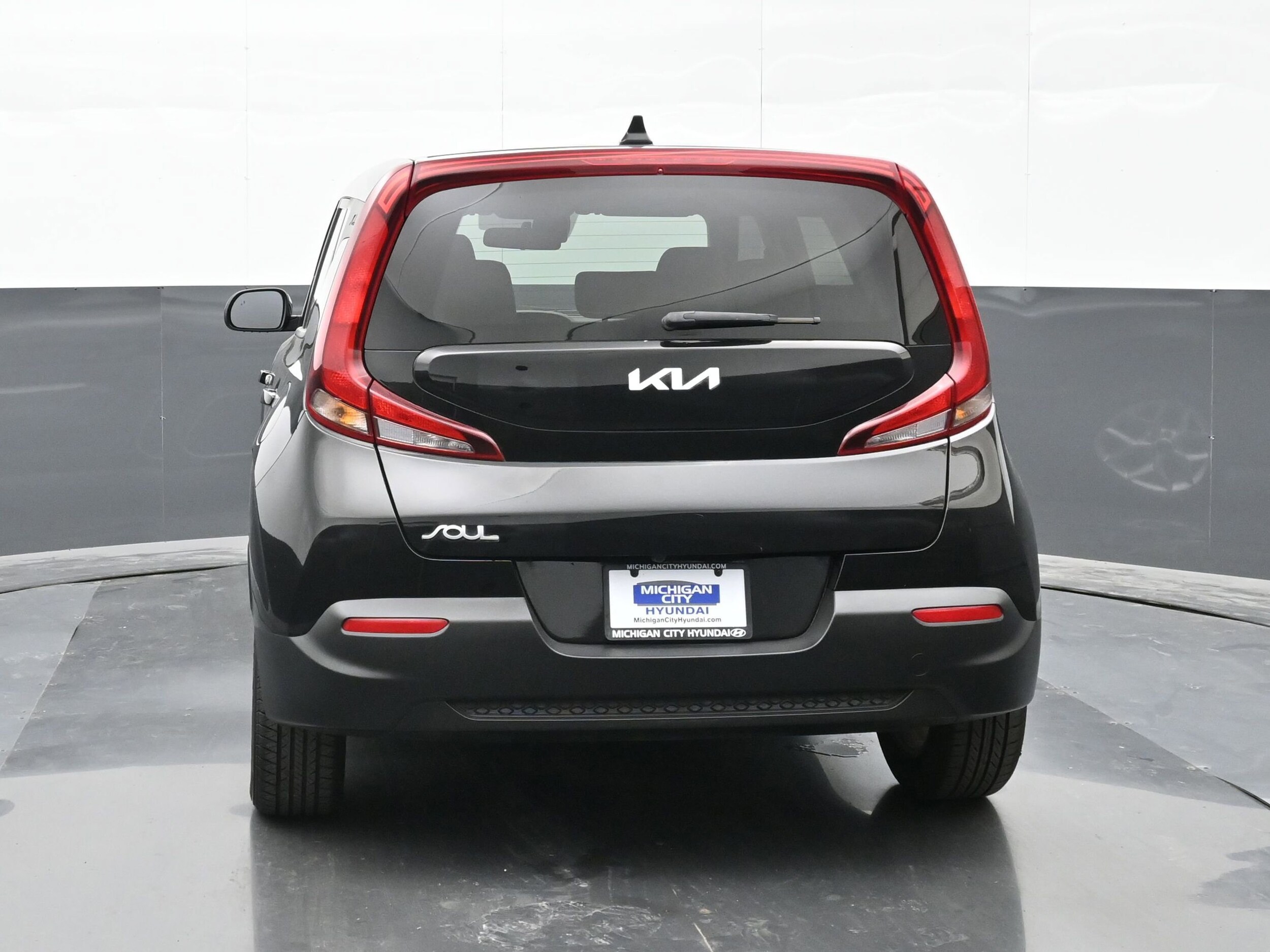 2022 Kia Soul LX photo 2