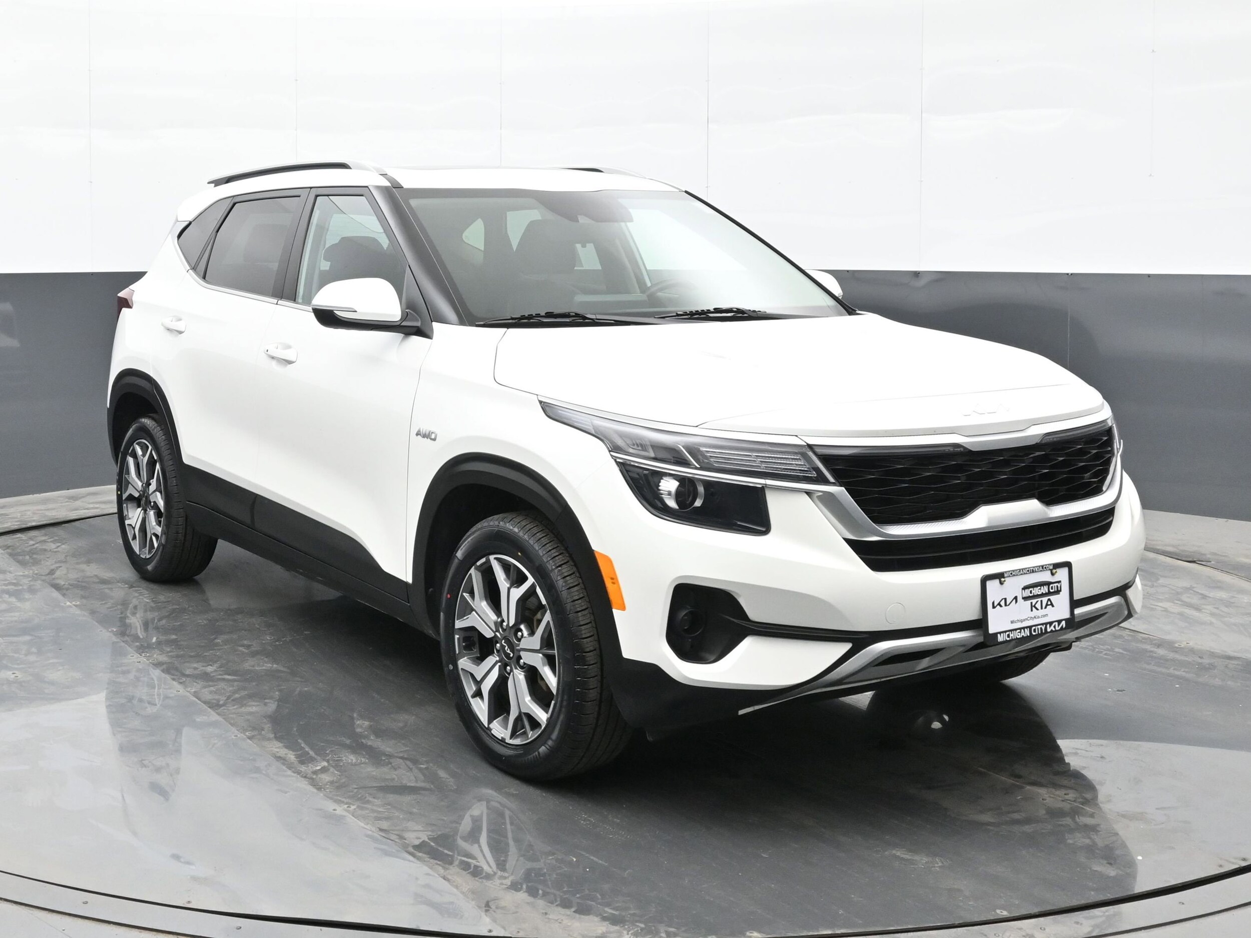 2022 Kia Seltos EX photo 2