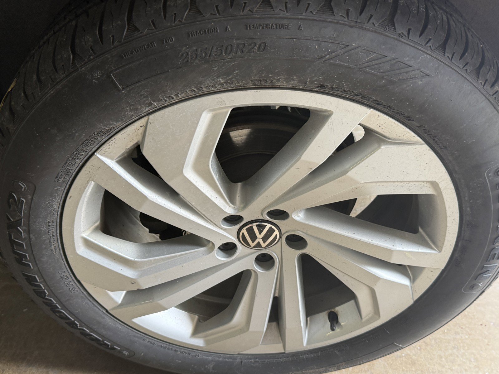2023 Volkswagen Atlas SE w/Tech - Photo 31