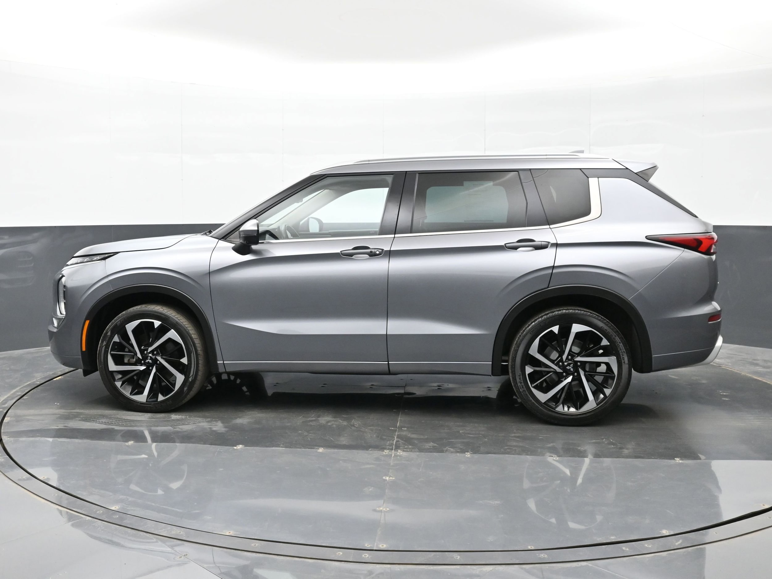 2022 Mitsubishi Outlander SEL Special Edition - Photo 9