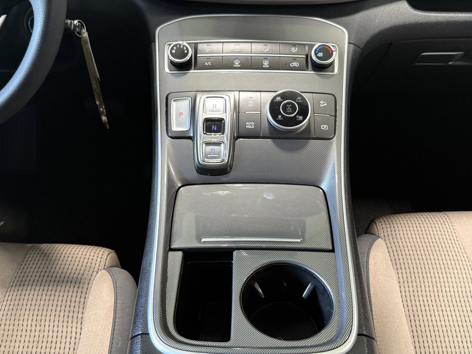 2023 Hyundai Santa Fe SE - Photo 21