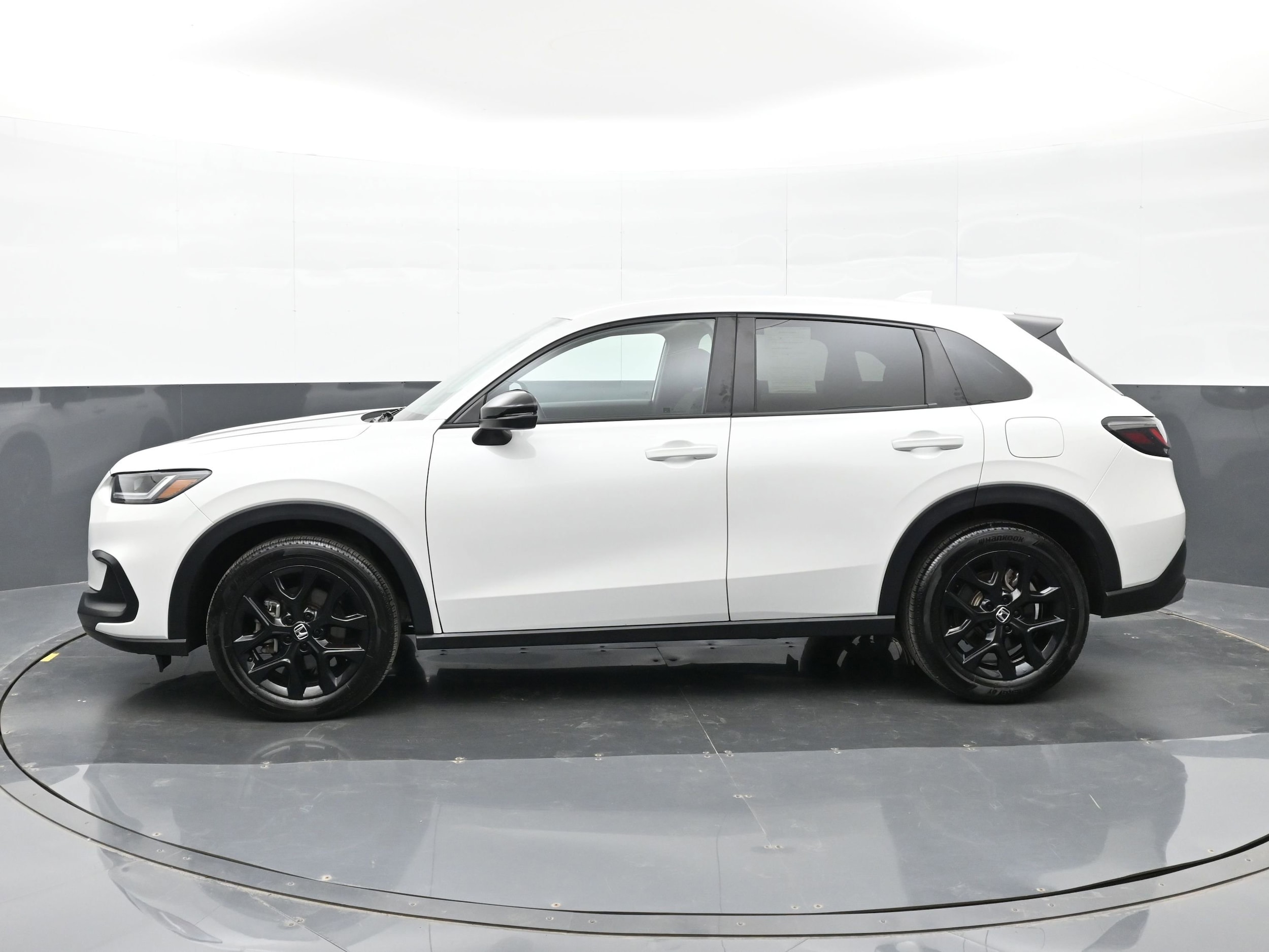 2025 Honda HR-V Sport - Photo 9