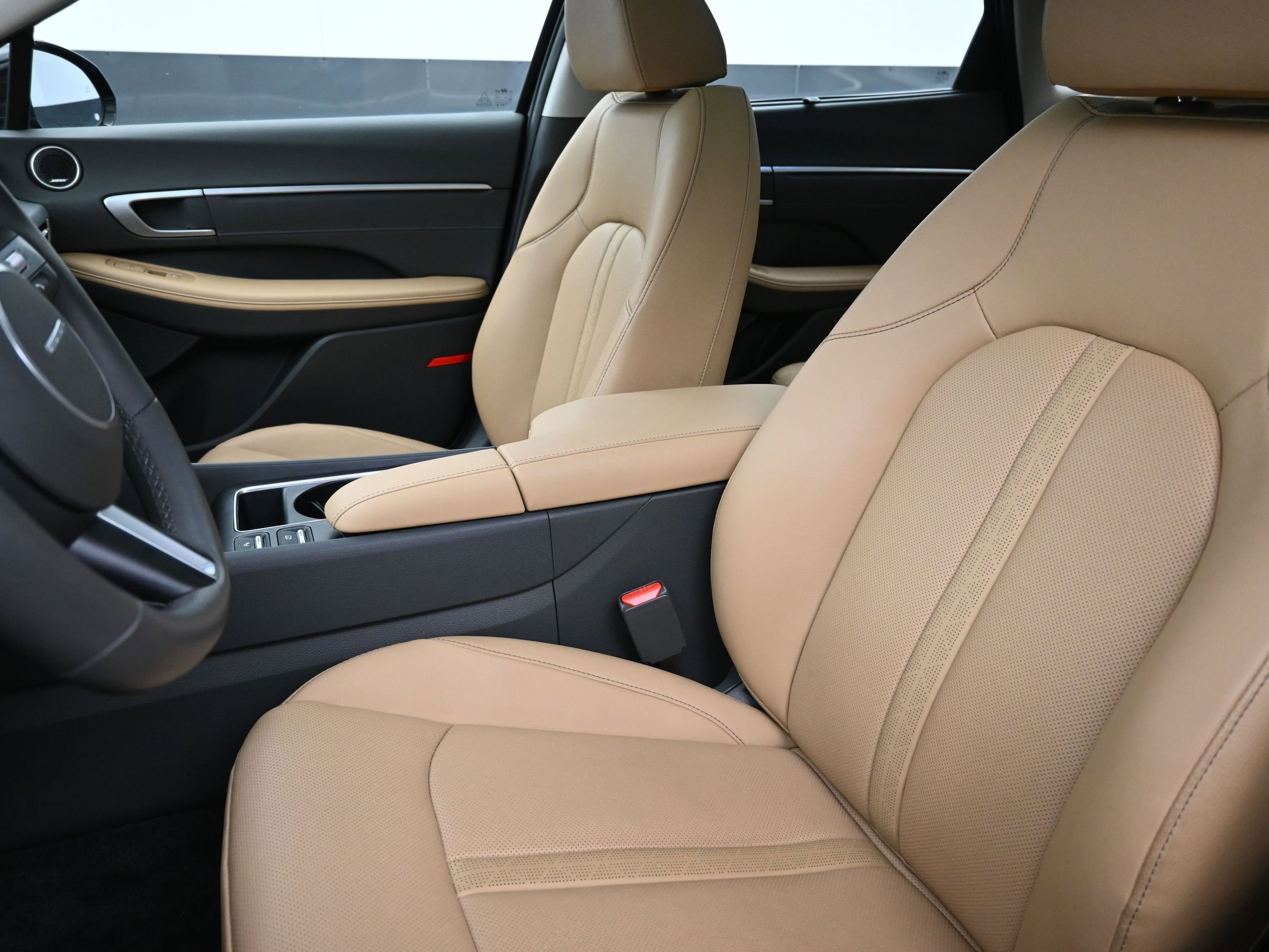 2025 Hyundai Sonata Hybrid Limited - Photo 11