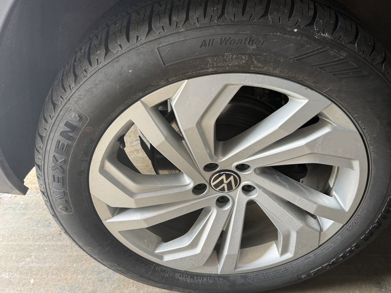 2023 Volkswagen Atlas SE w/Tech - Photo 28