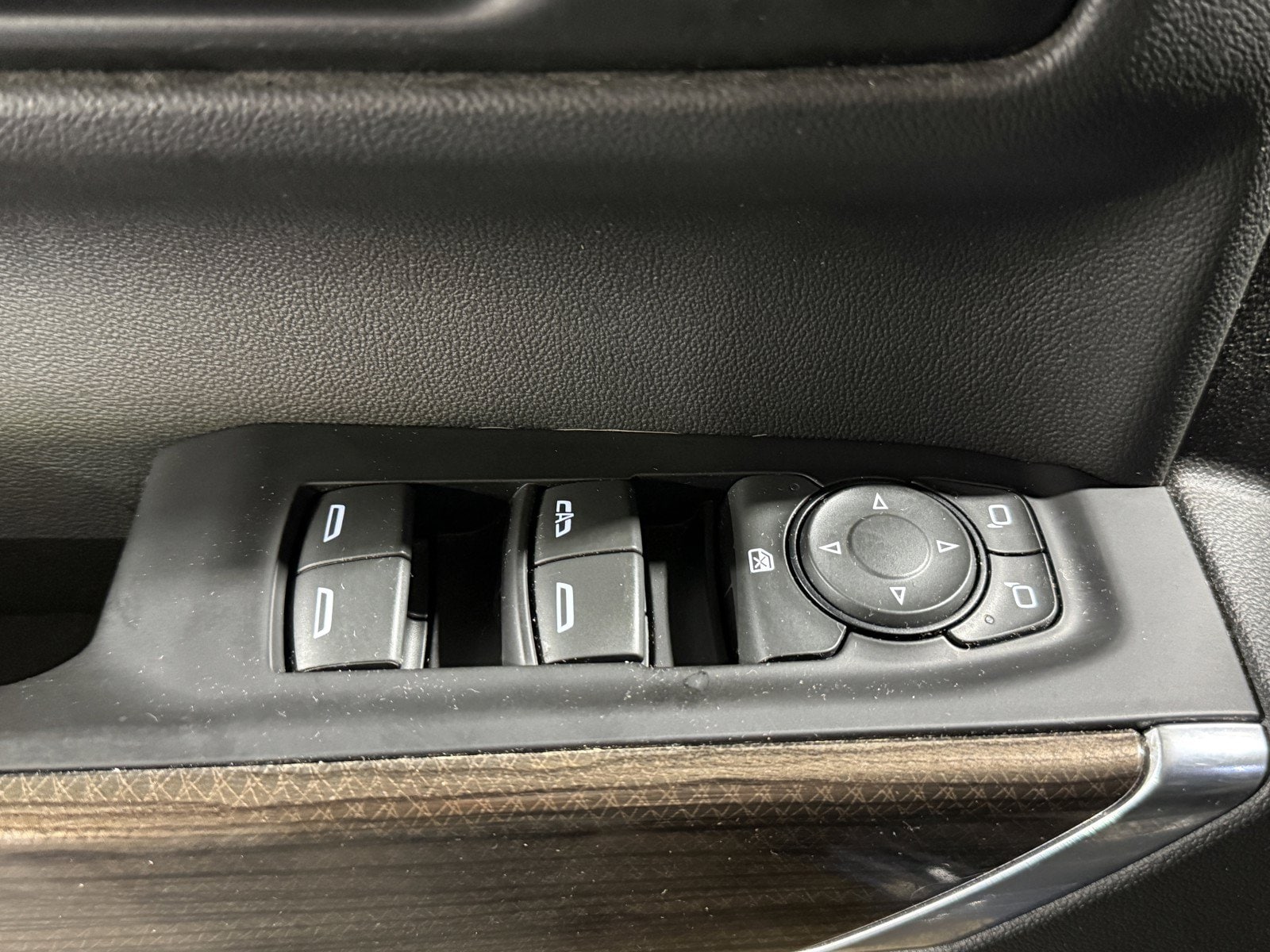 2020 Chevrolet Silverado 1500 RST - Photo 18
