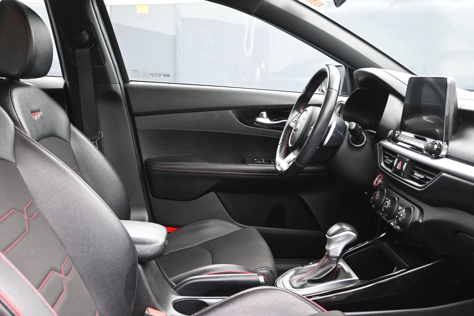 2021 Kia Forte GT - Photo 26