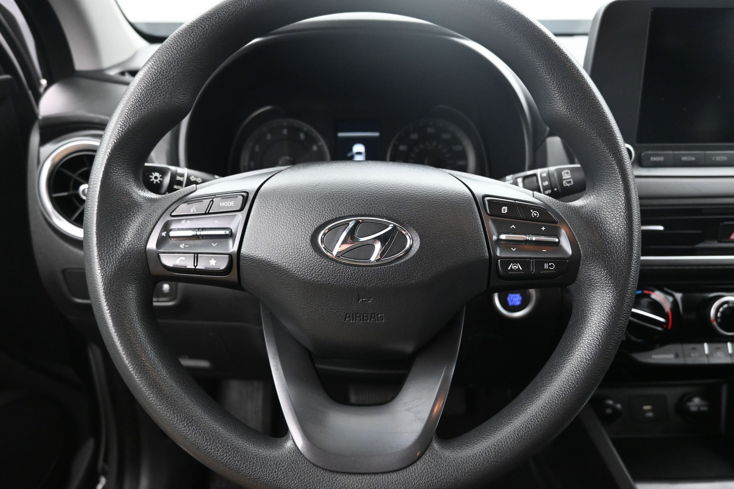 2022 Hyundai Kona SEL - Photo 13