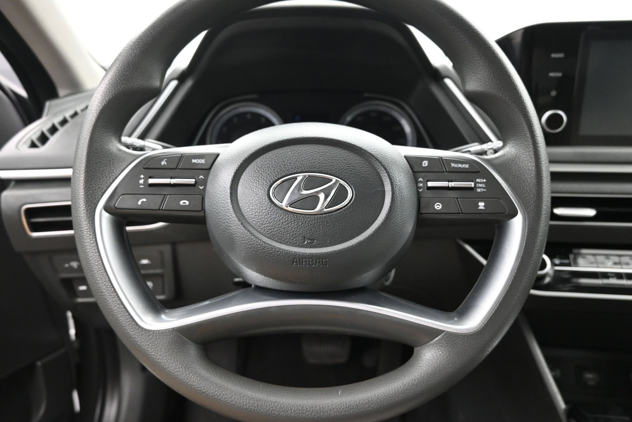 2023 Hyundai Sonata SE - Photo 13