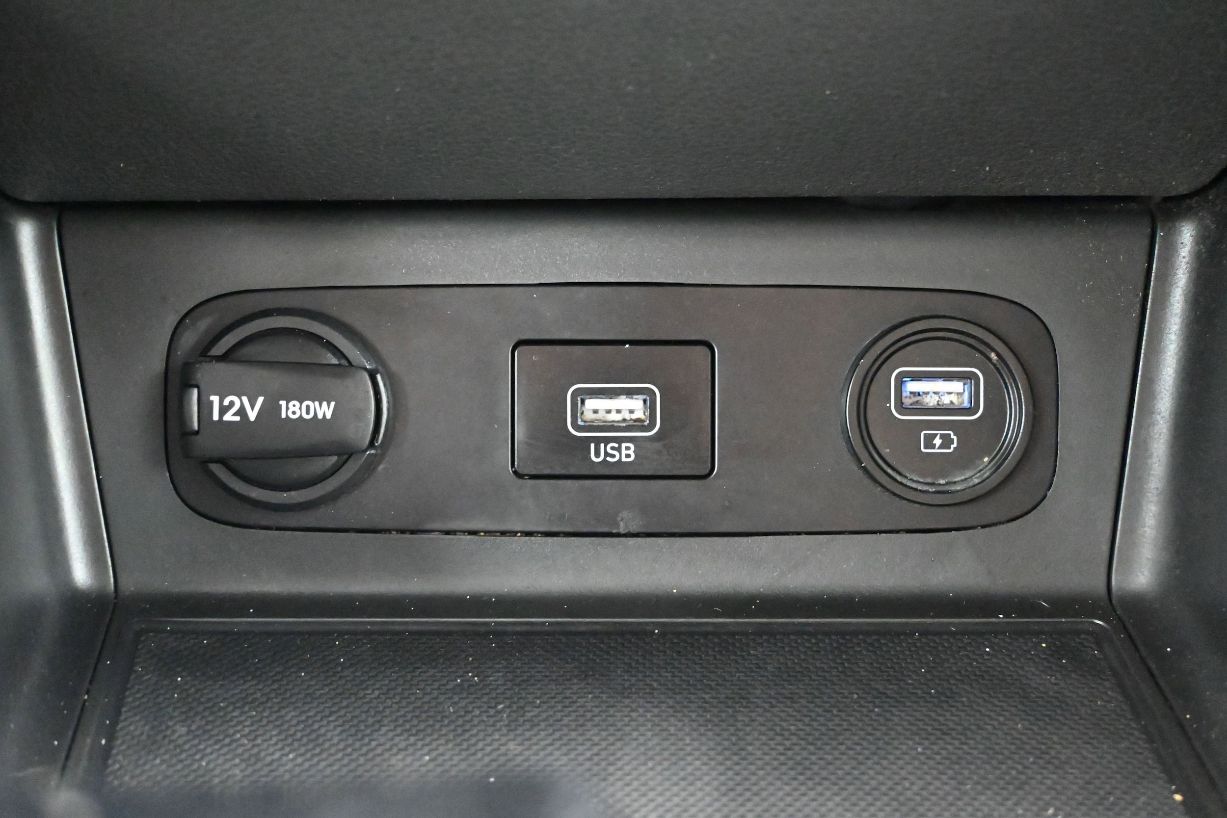 2023 Hyundai Sonata SE - Photo 18