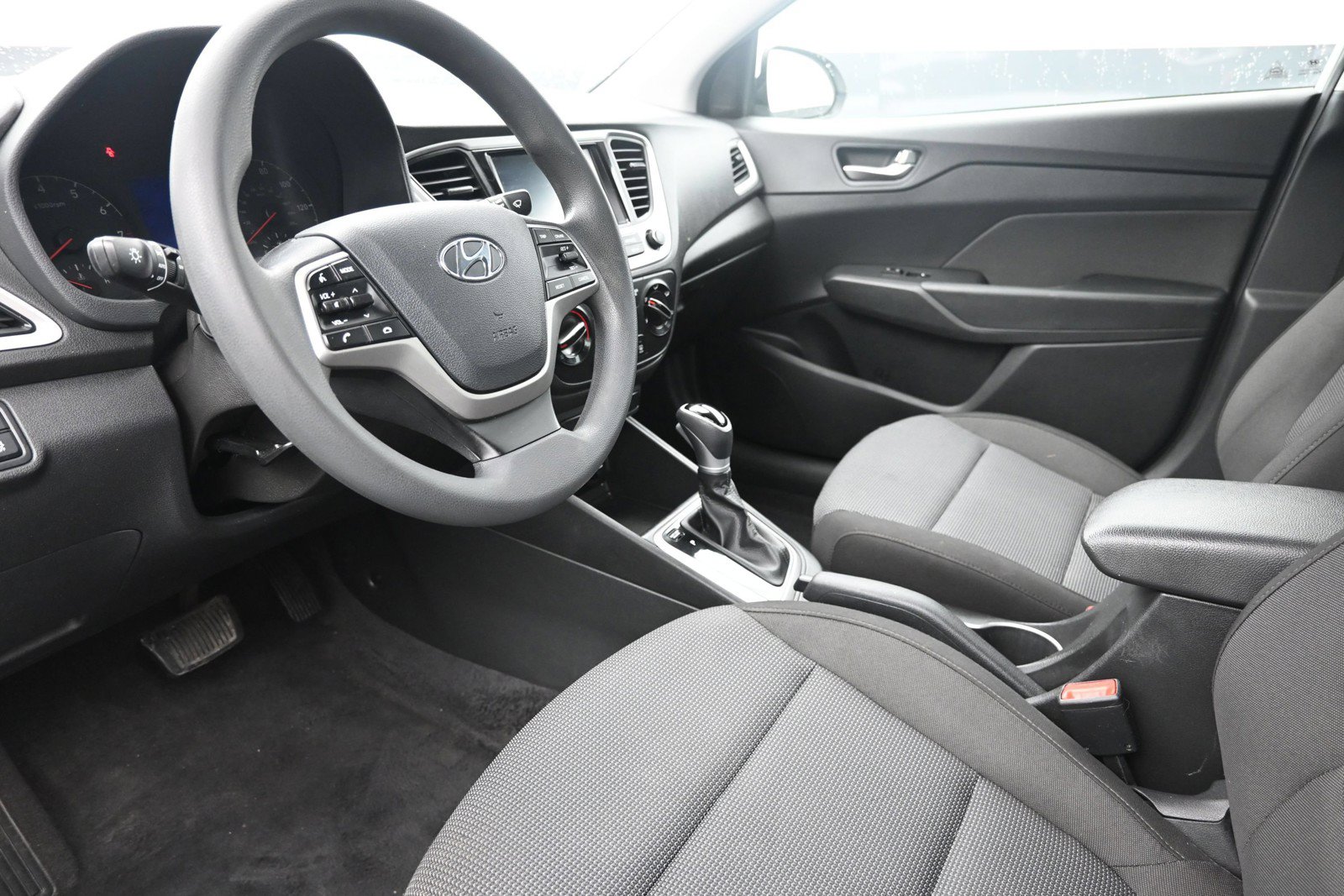 2022 Hyundai Accent SEL - Photo 10