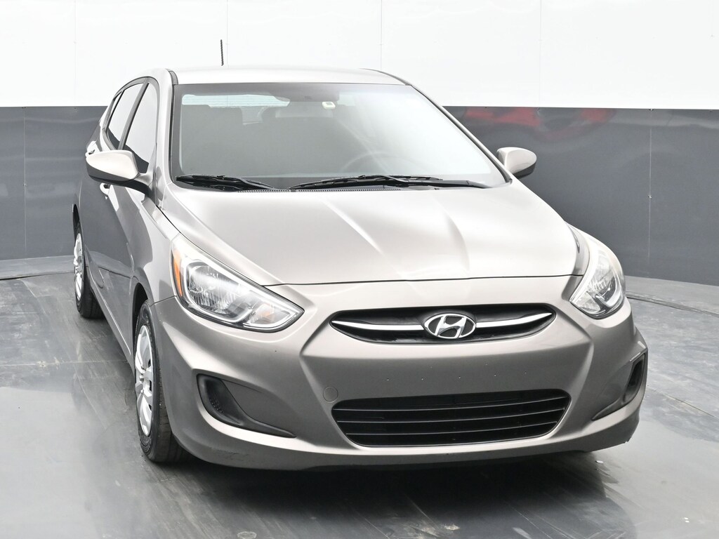 Used 2017 Hyundai Accent SE Hatchback