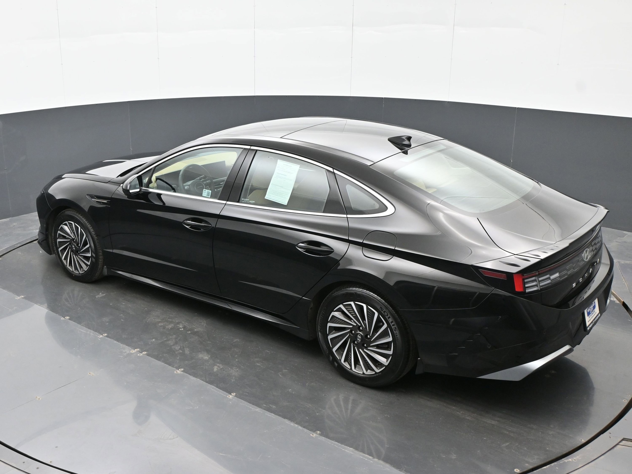 2025 Hyundai Sonata Hybrid Limited - Photo 30