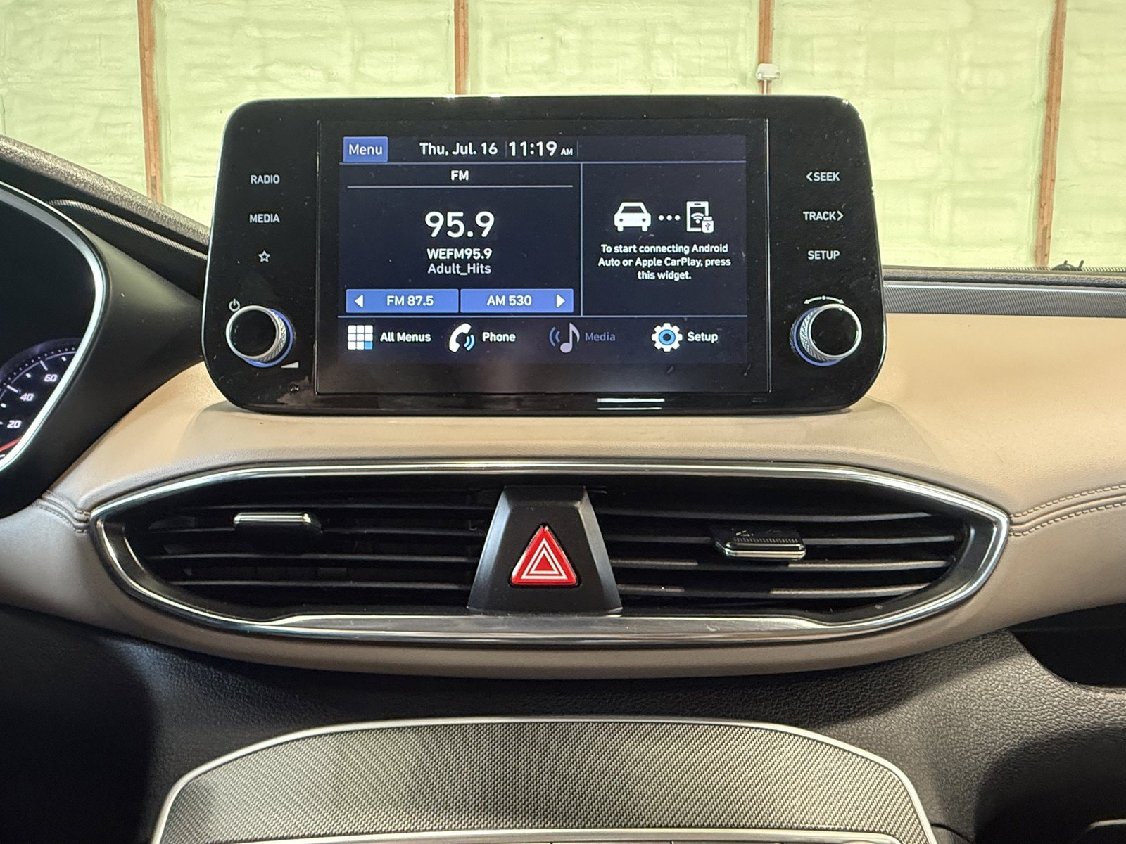 2023 Hyundai Santa Fe SE - Photo 18
