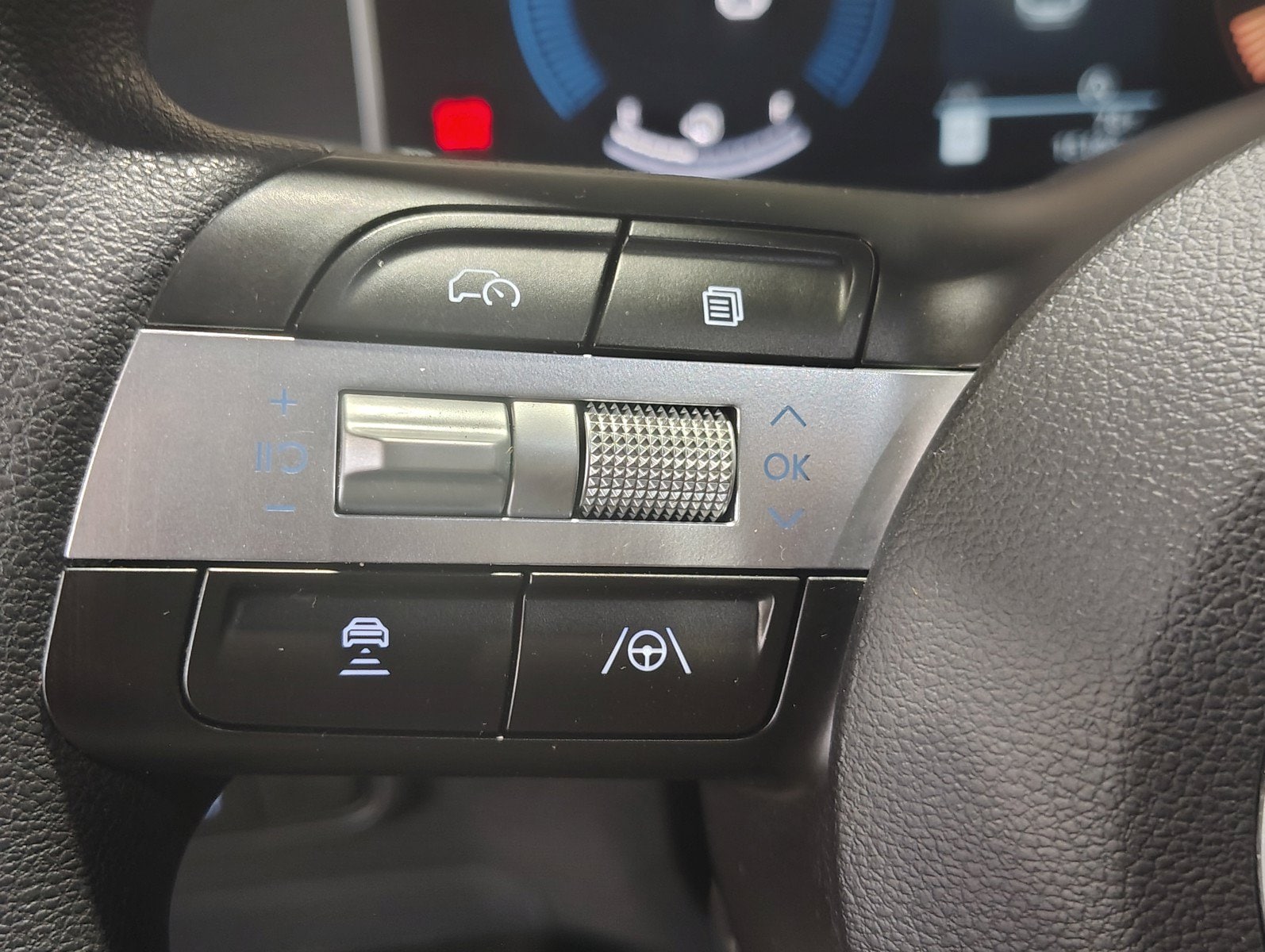 2025 Hyundai Tucson SE - Photo 16