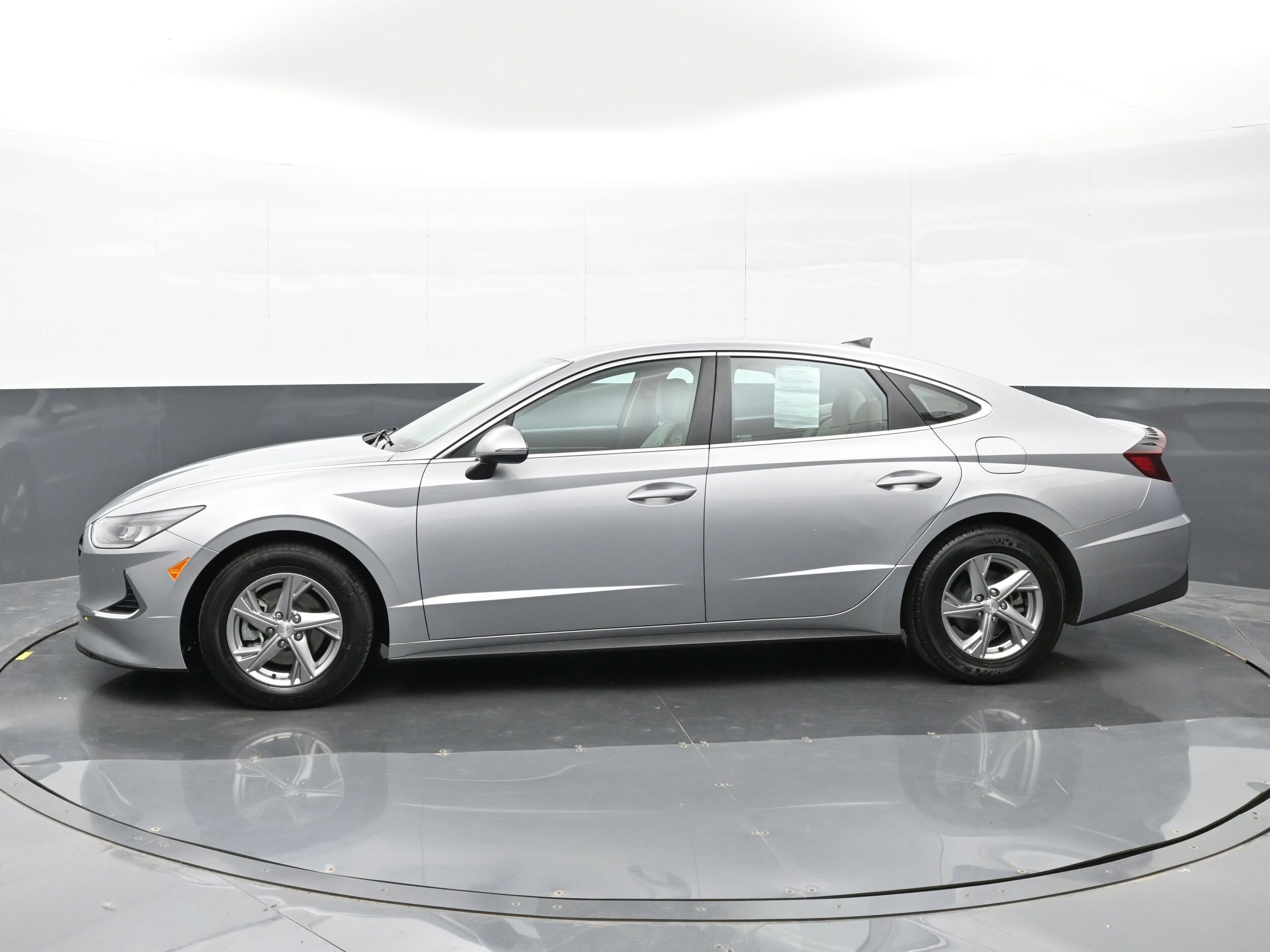 2023 Hyundai Sonata SE - Photo 9
