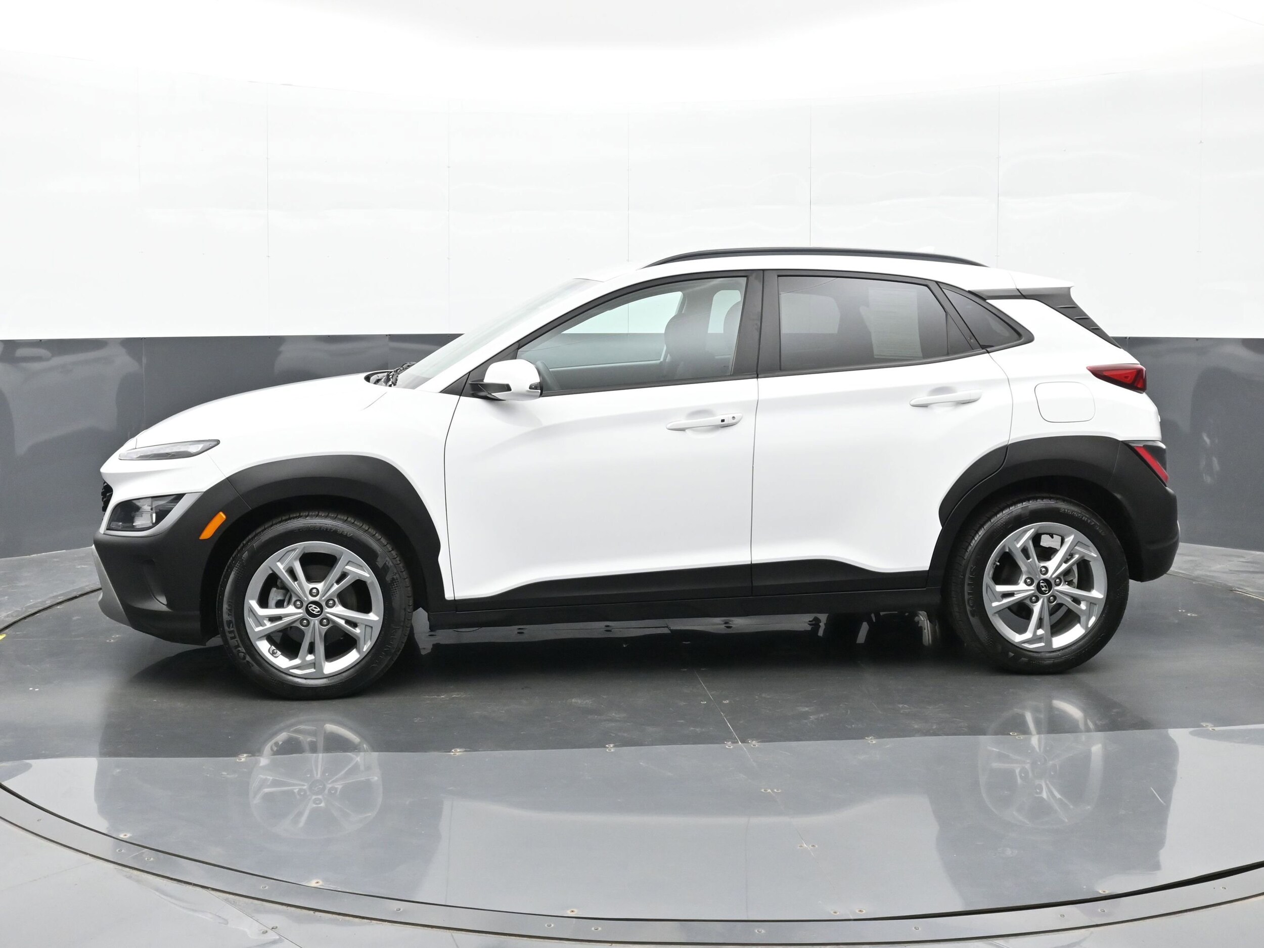2022 Hyundai Kona SEL - Photo 9
