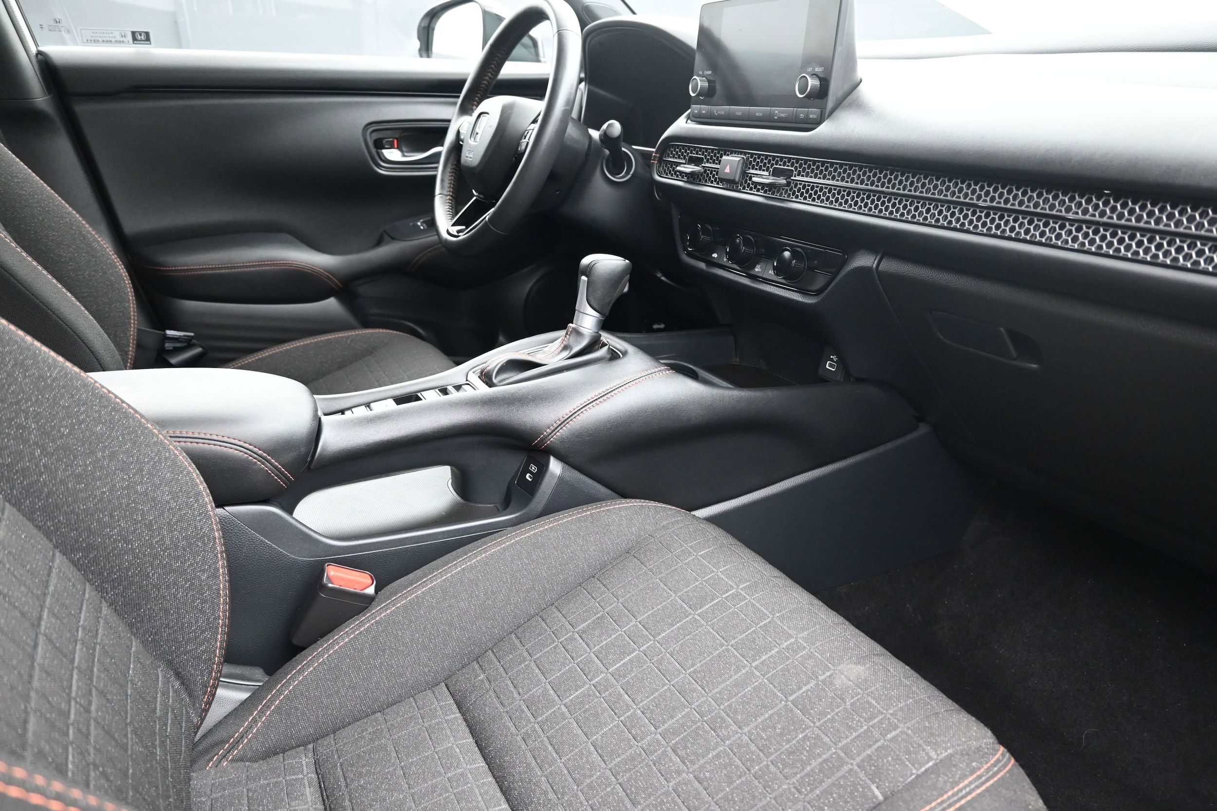 2025 Honda HR-V Sport - Photo 26