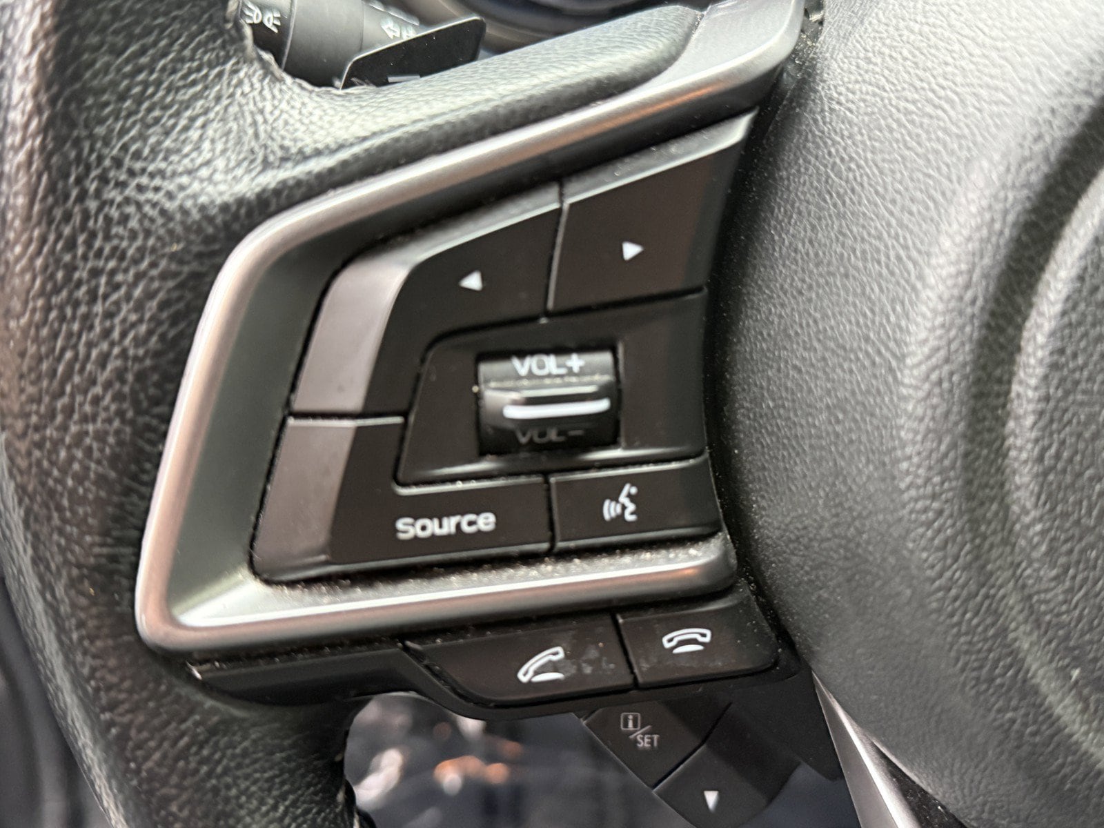 2022 Subaru Ascent Limited - Photo 17