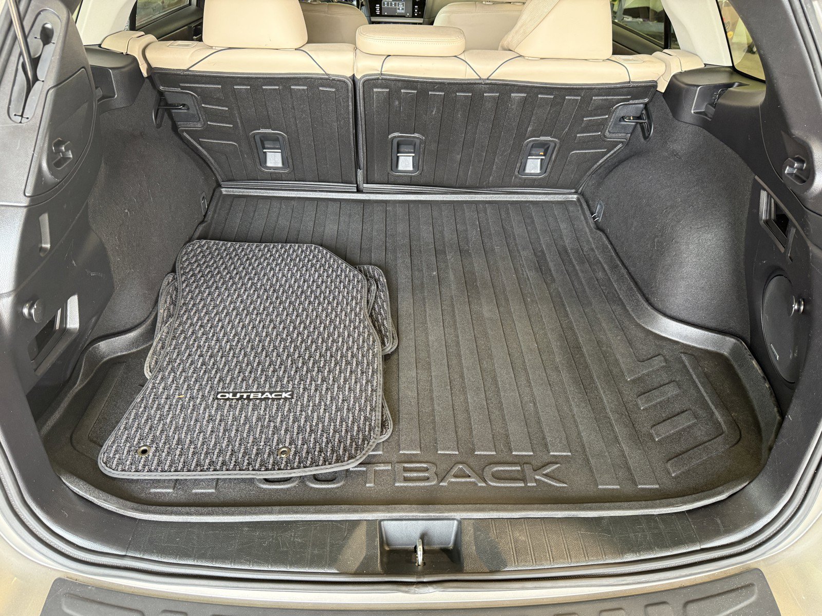 2015 Subaru Outback Limited - Photo 26