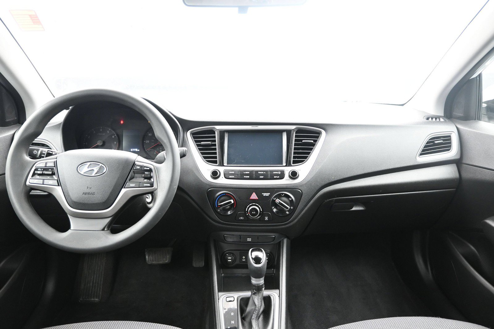 2022 Hyundai Accent SEL - Photo 20