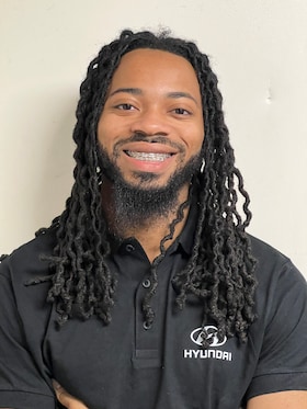 Staff member Akil Jones from ID_167f4d2bf2d8