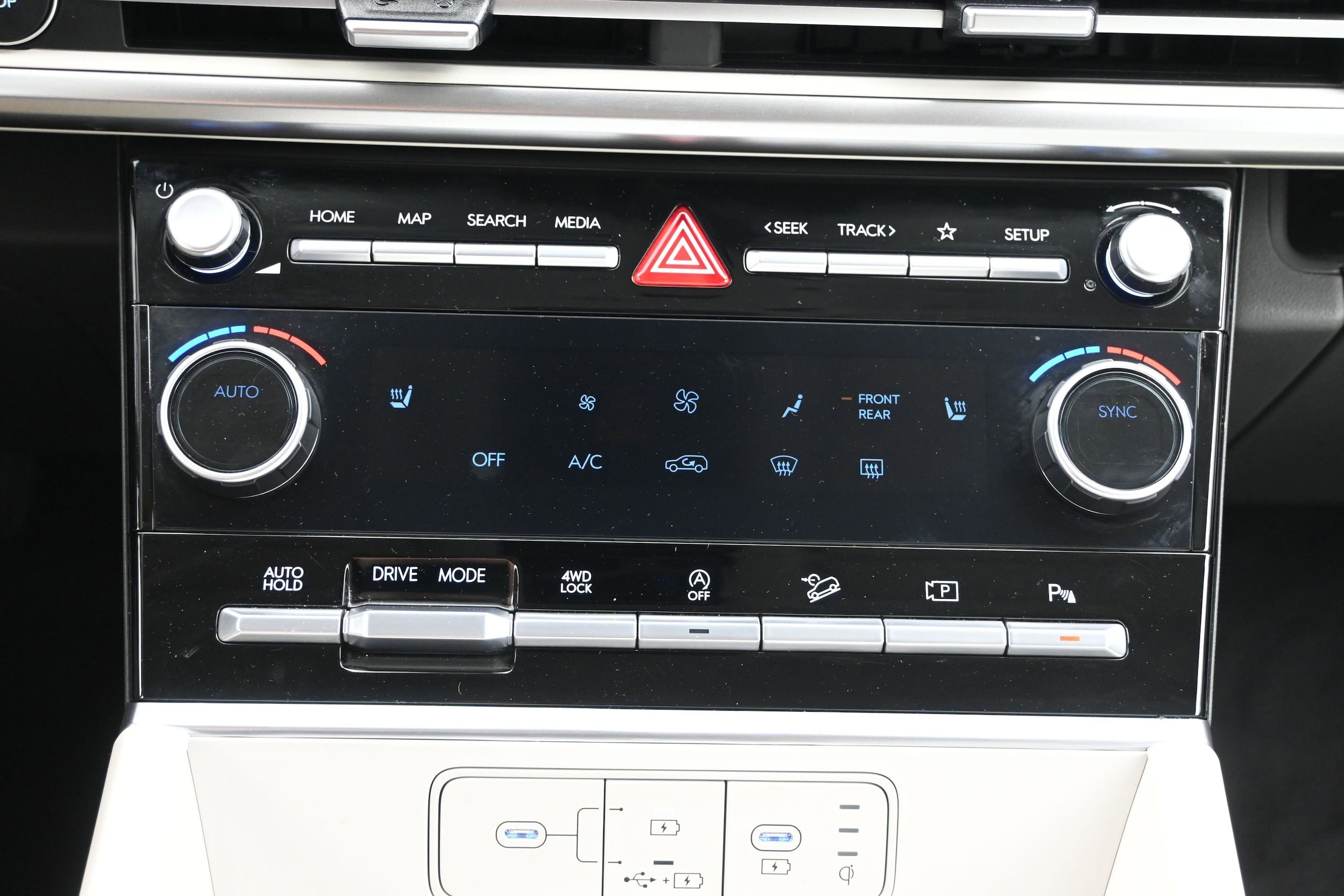 2025 Hyundai Santa Fe SEL - Photo 17