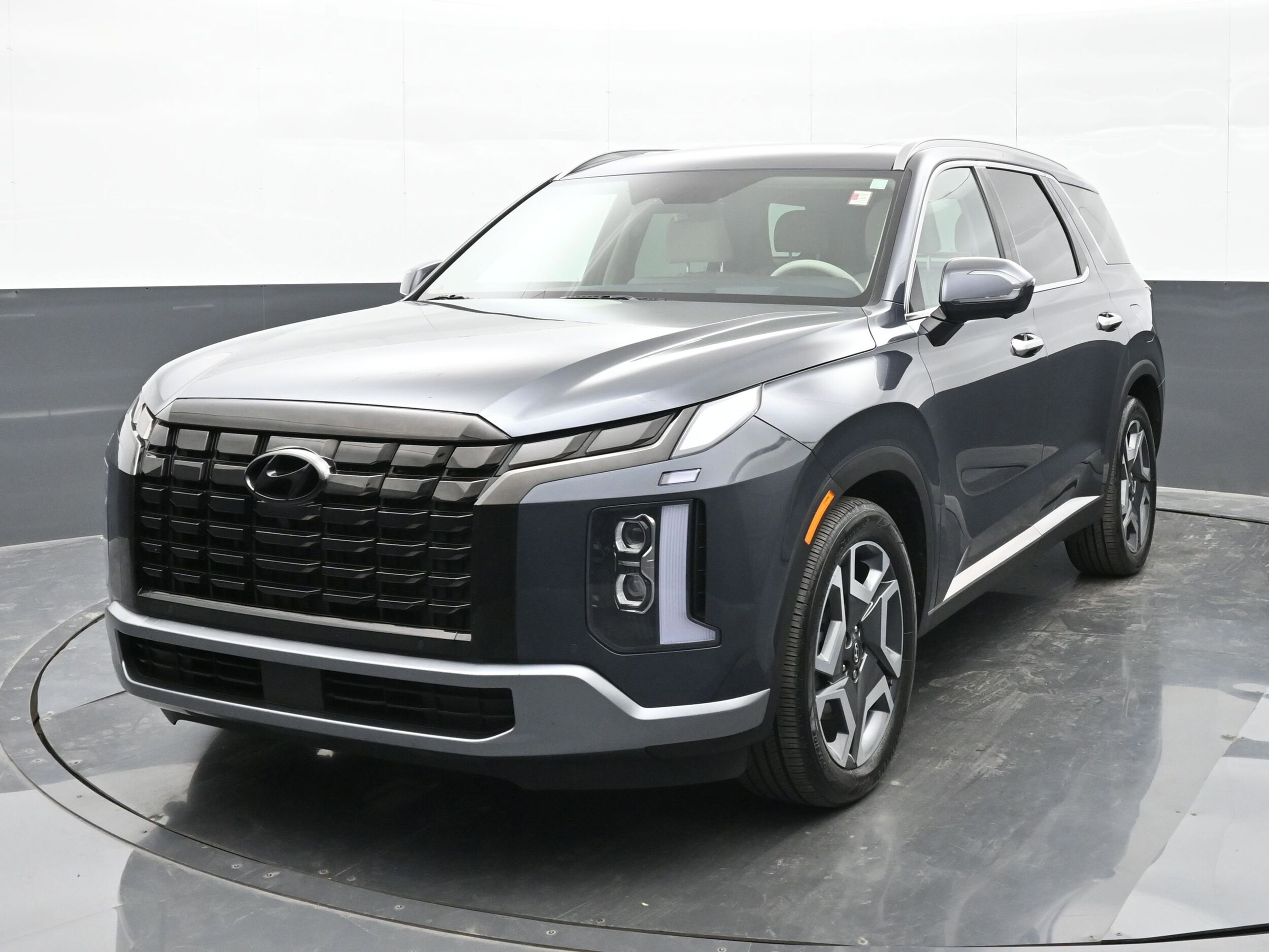 2024 Hyundai Palisade Limited photo 3