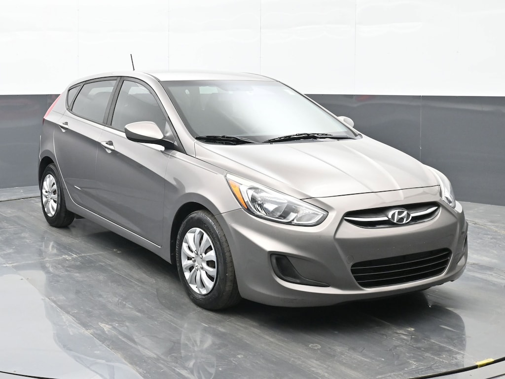 Used 2017 Hyundai Accent SE Hatchback