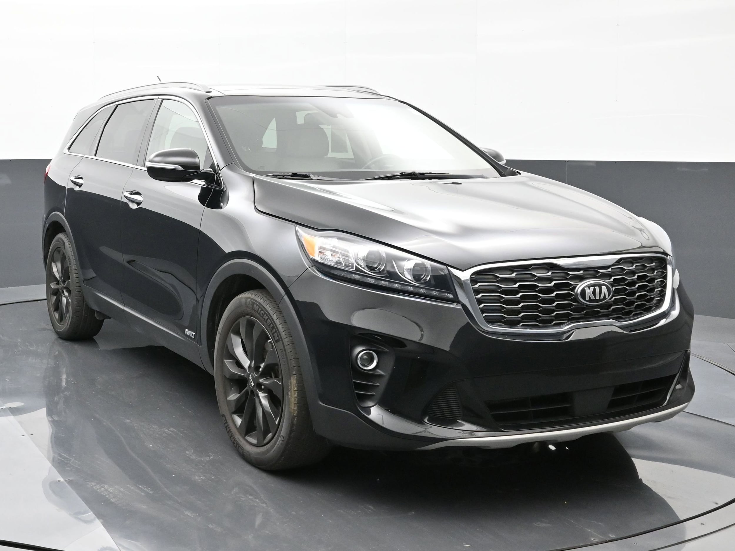 Used 2020 Kia Sorento EX with VIN 5XYPHDA52LG702683 for sale in Michigan City, IN