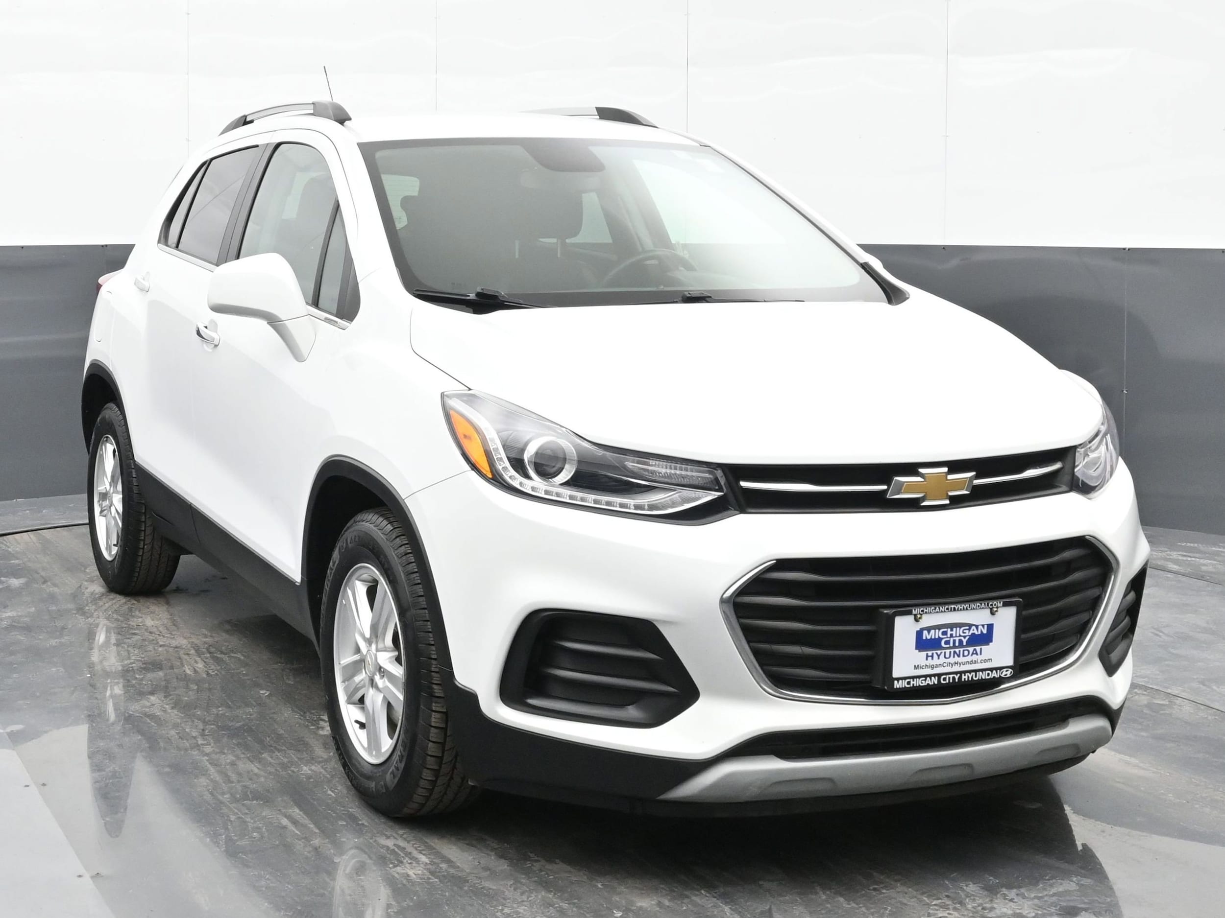 Used 2019 Chevrolet Trax LT with VIN KL7CJLSB0KB911525 for sale in Michigan City, IN