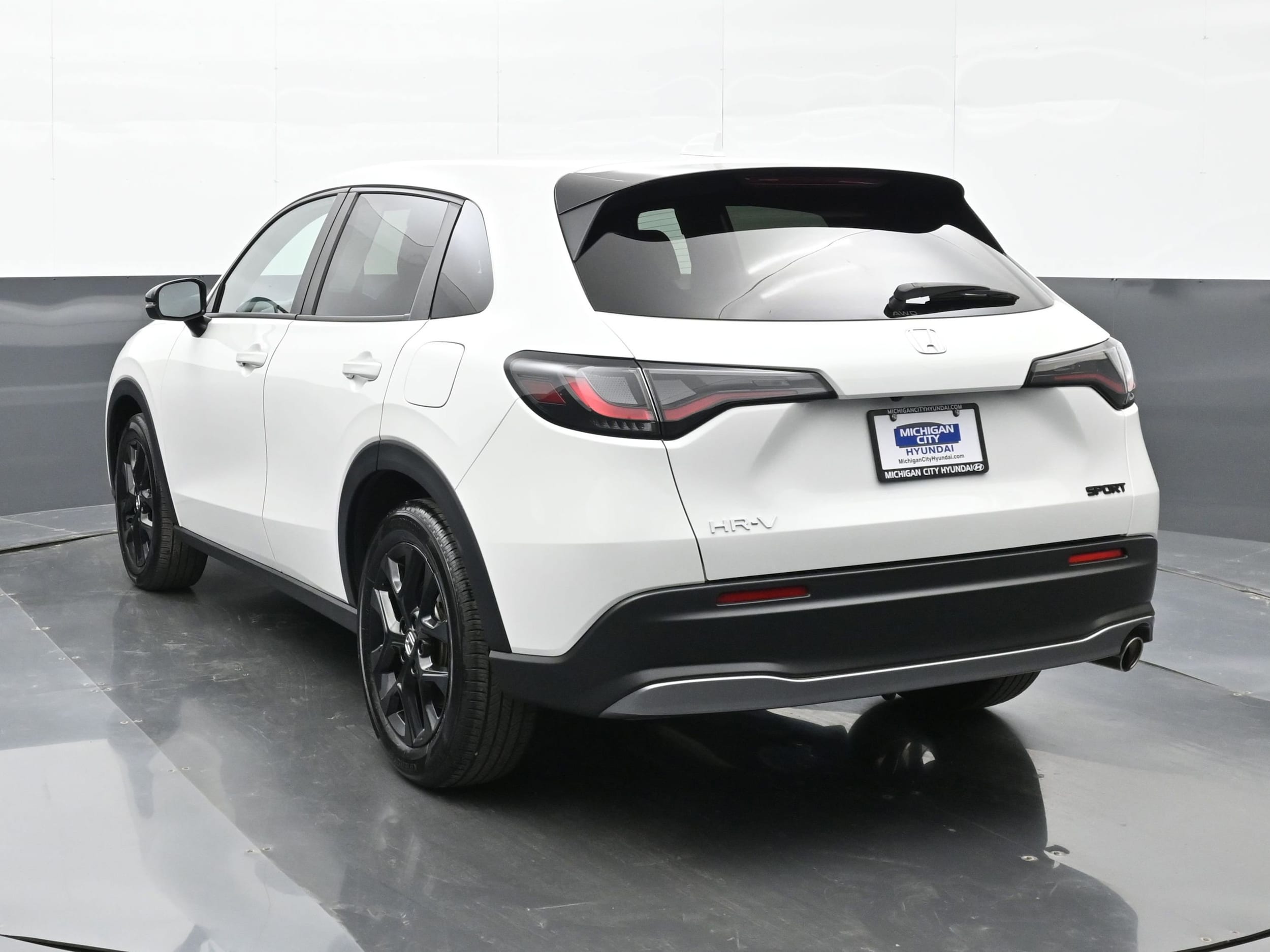 2025 Honda HR-V Sport - Photo 2