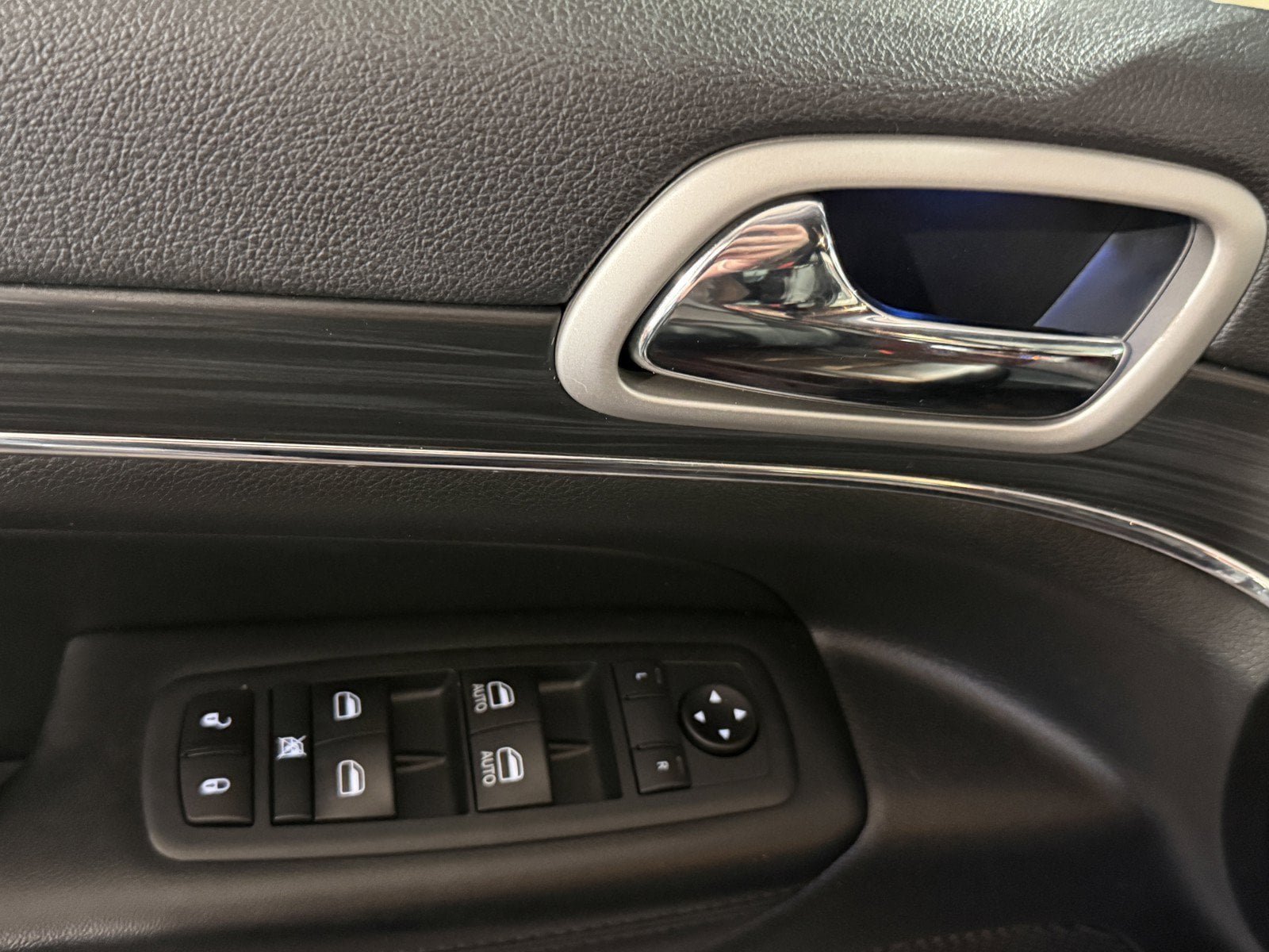 2020 Jeep Grand Cherokee Limited - Photo 23