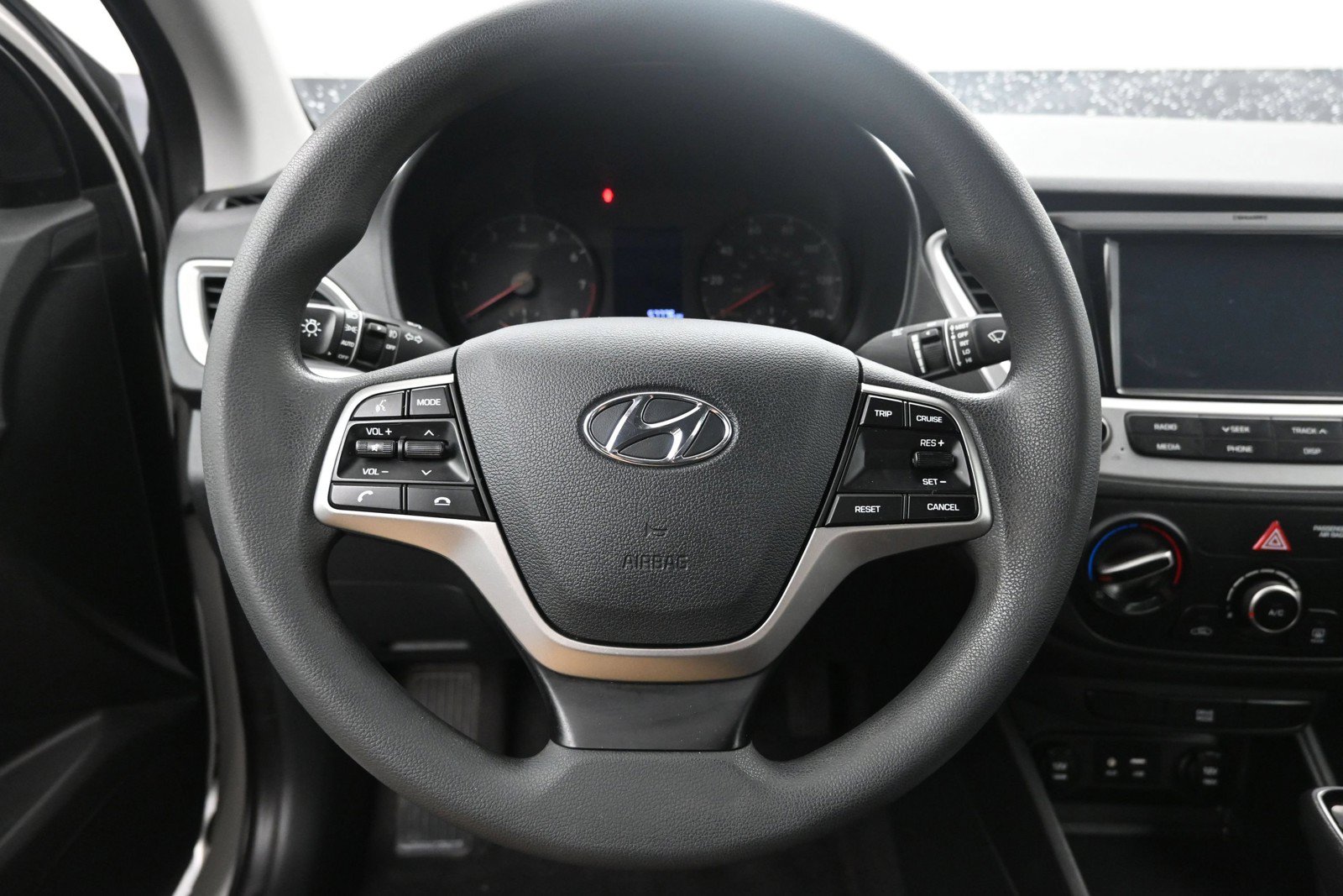 2022 Hyundai Accent SEL - Photo 13