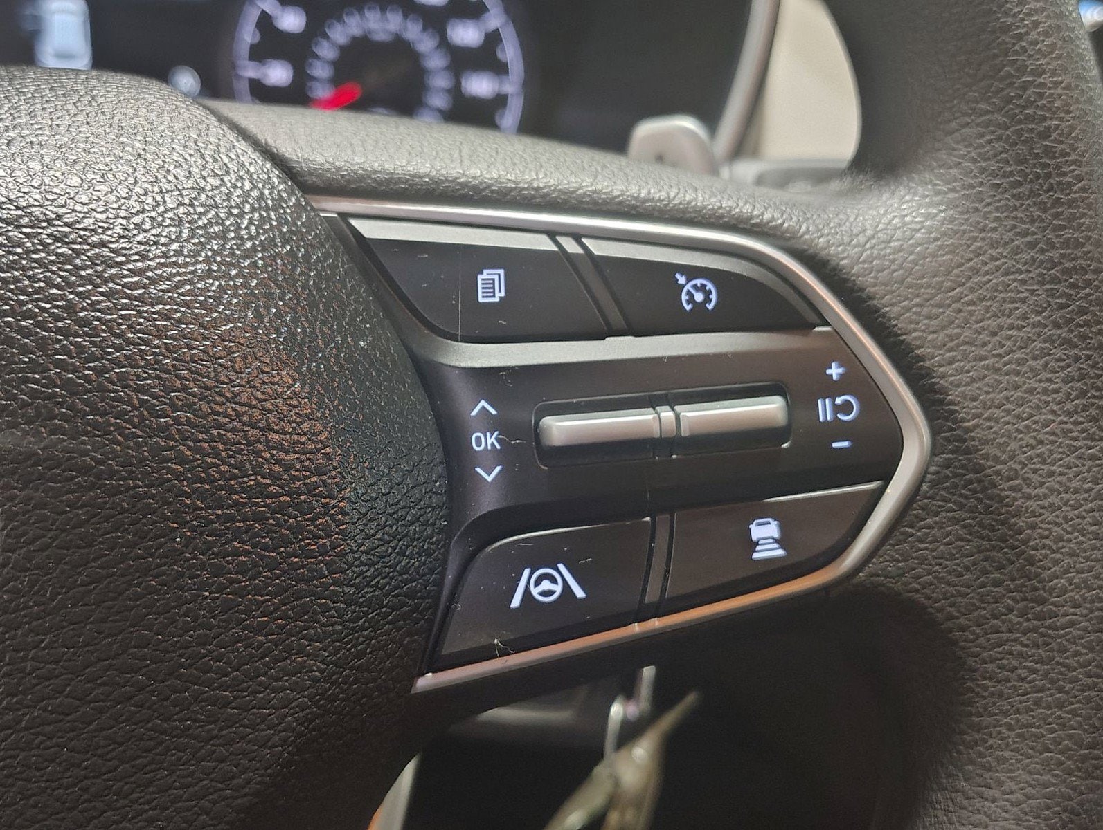 2023 Hyundai Santa Fe SE - Photo 8