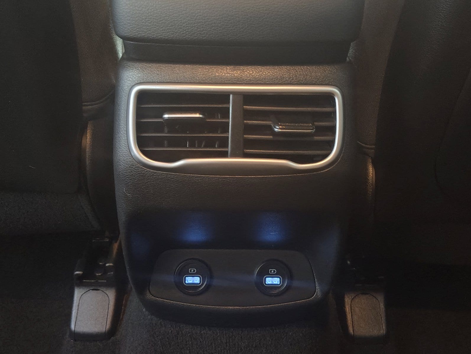 2023 Hyundai Santa Fe SE - Photo 14