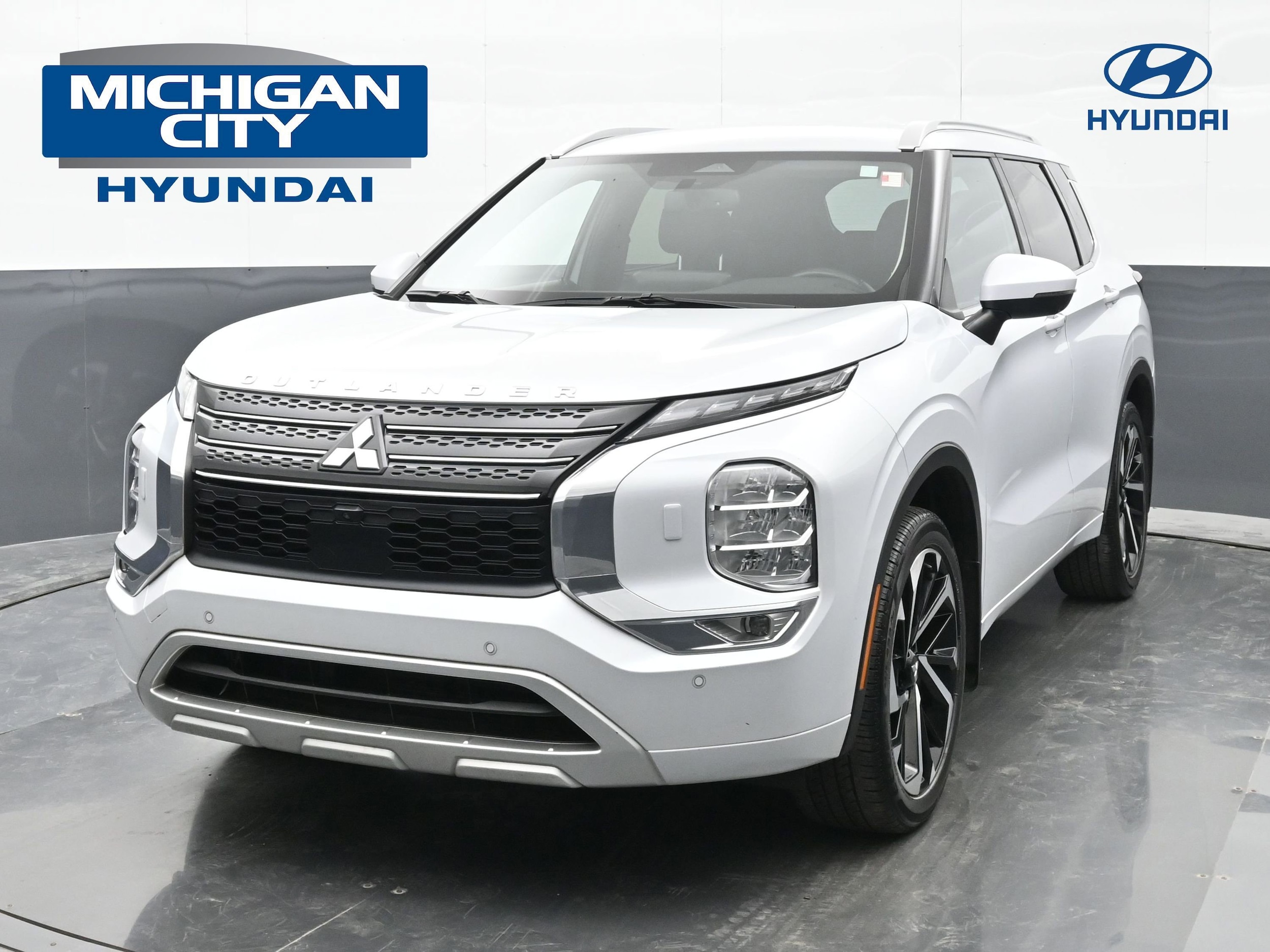 2024 Mitsubishi Outlander SEL S-AWC's photo