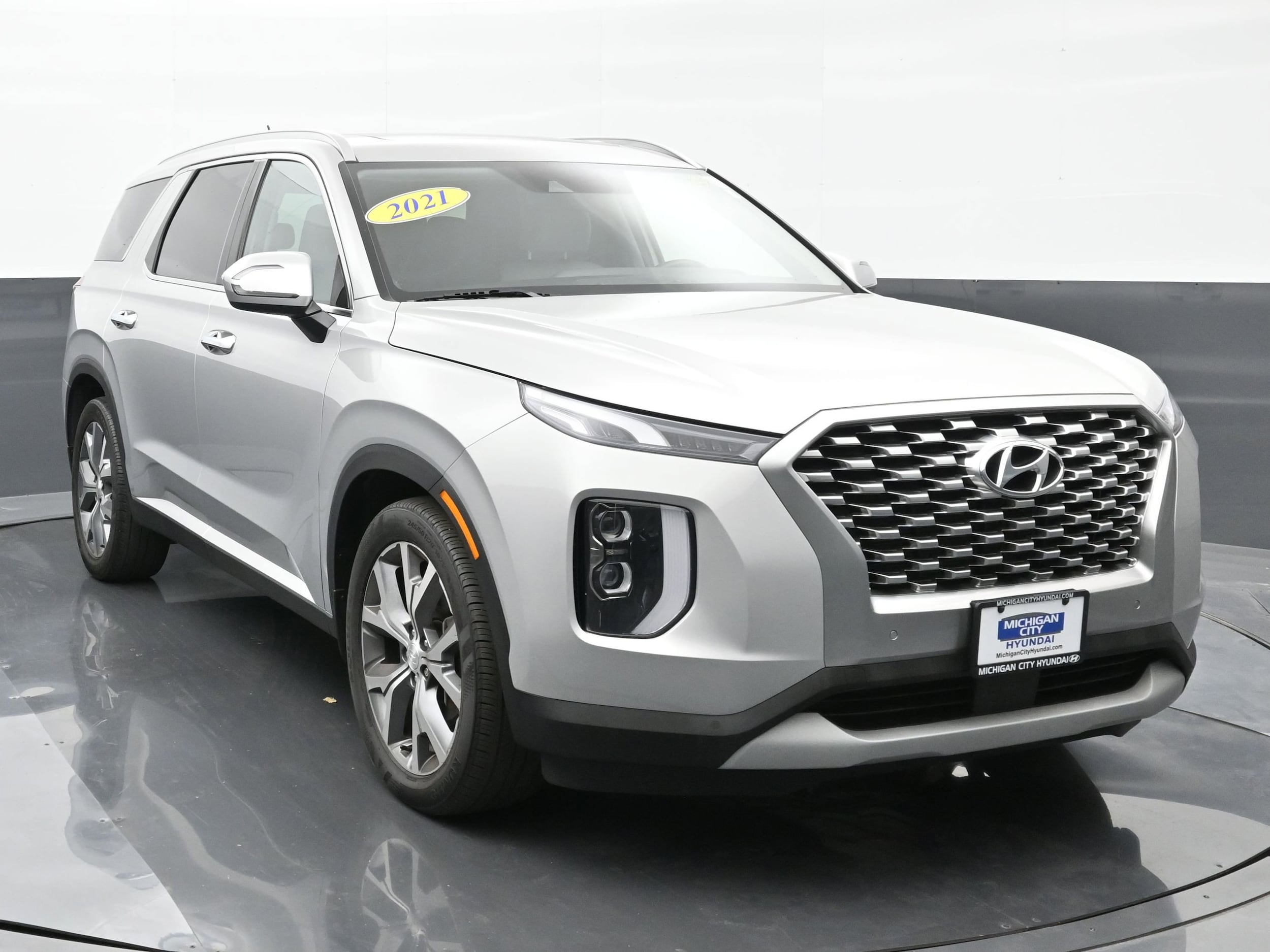 Used 2021 Hyundai Palisade SEL with VIN KM8R3DHE5MU330040 for sale in Michigan City, IN