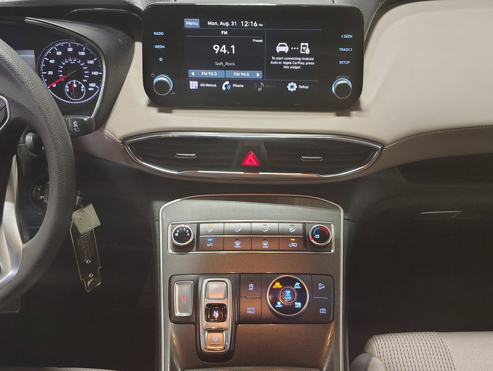 2023 Hyundai Santa Fe SE - Photo 5