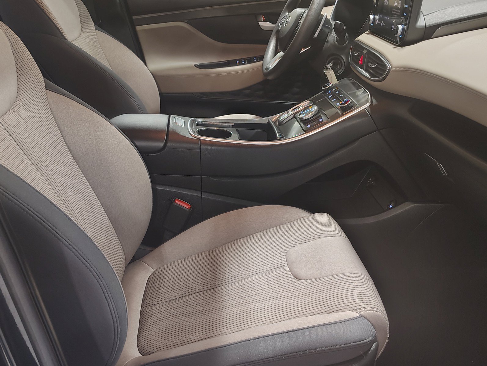 2023 Hyundai Santa Fe SE - Photo 19