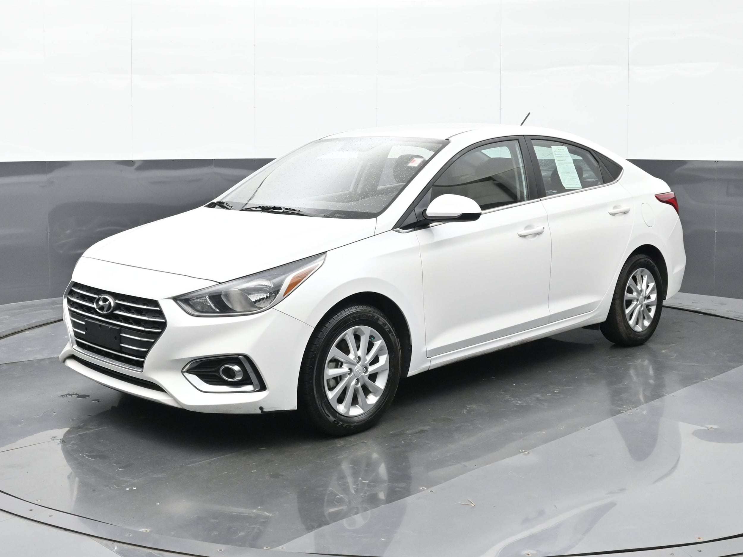 2022 Hyundai Accent SEL - Photo 8