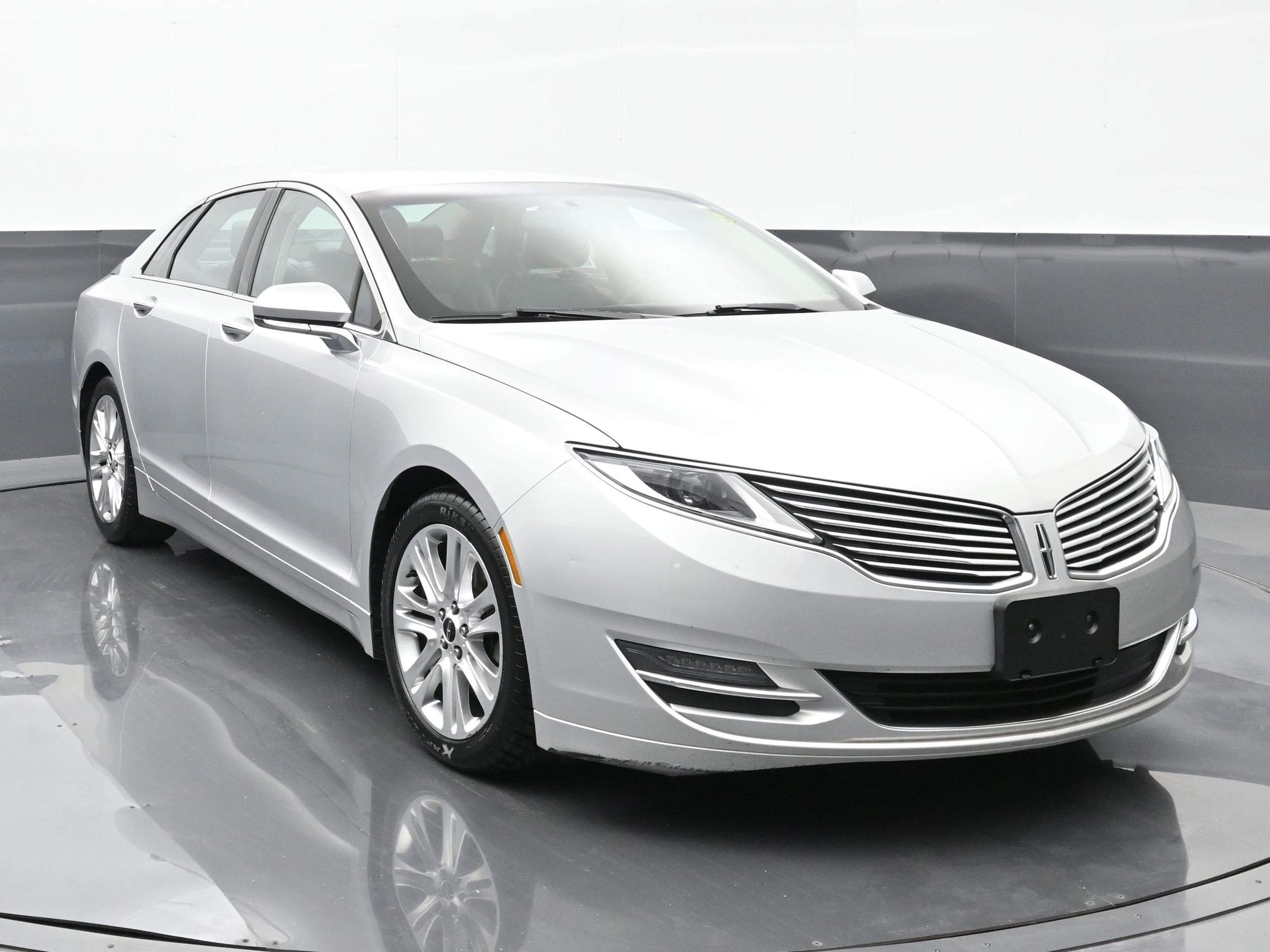 Used 2016 Lincoln MKZ Base with VIN 3LN6L2G95GR609575 for sale in Michigan City, IN